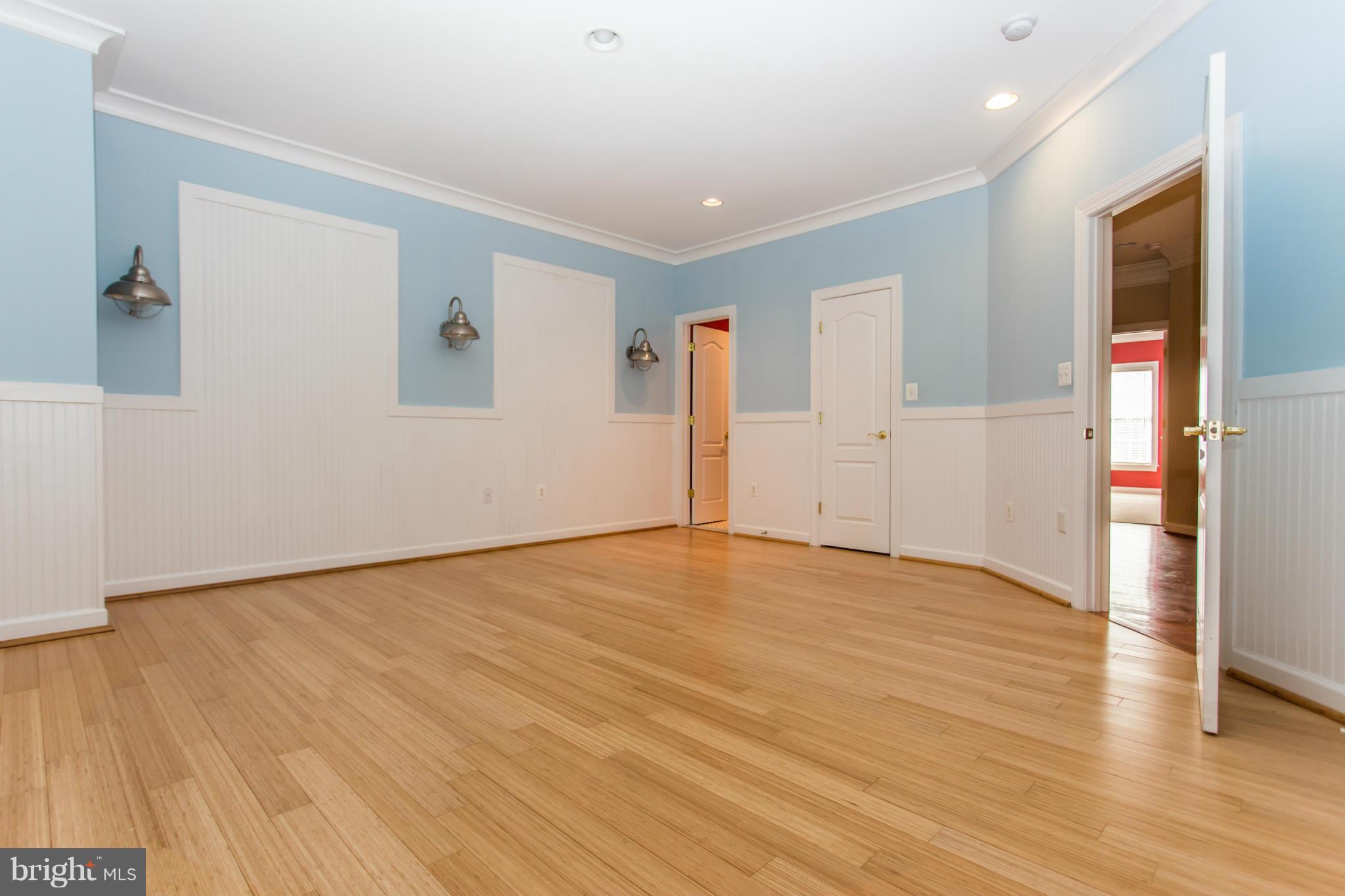 WHITEHALL - Residential