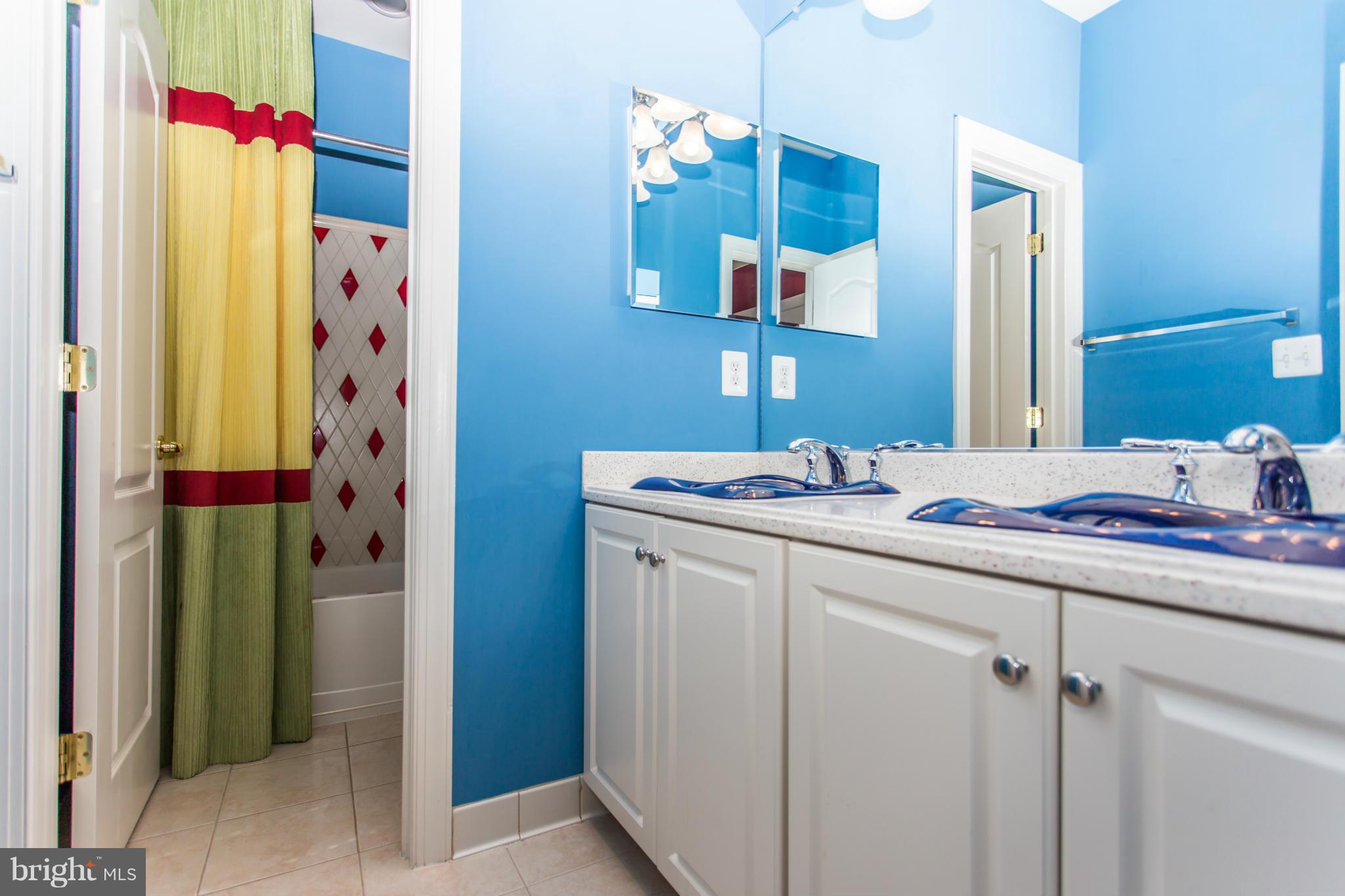 WHITEHALL - Residential