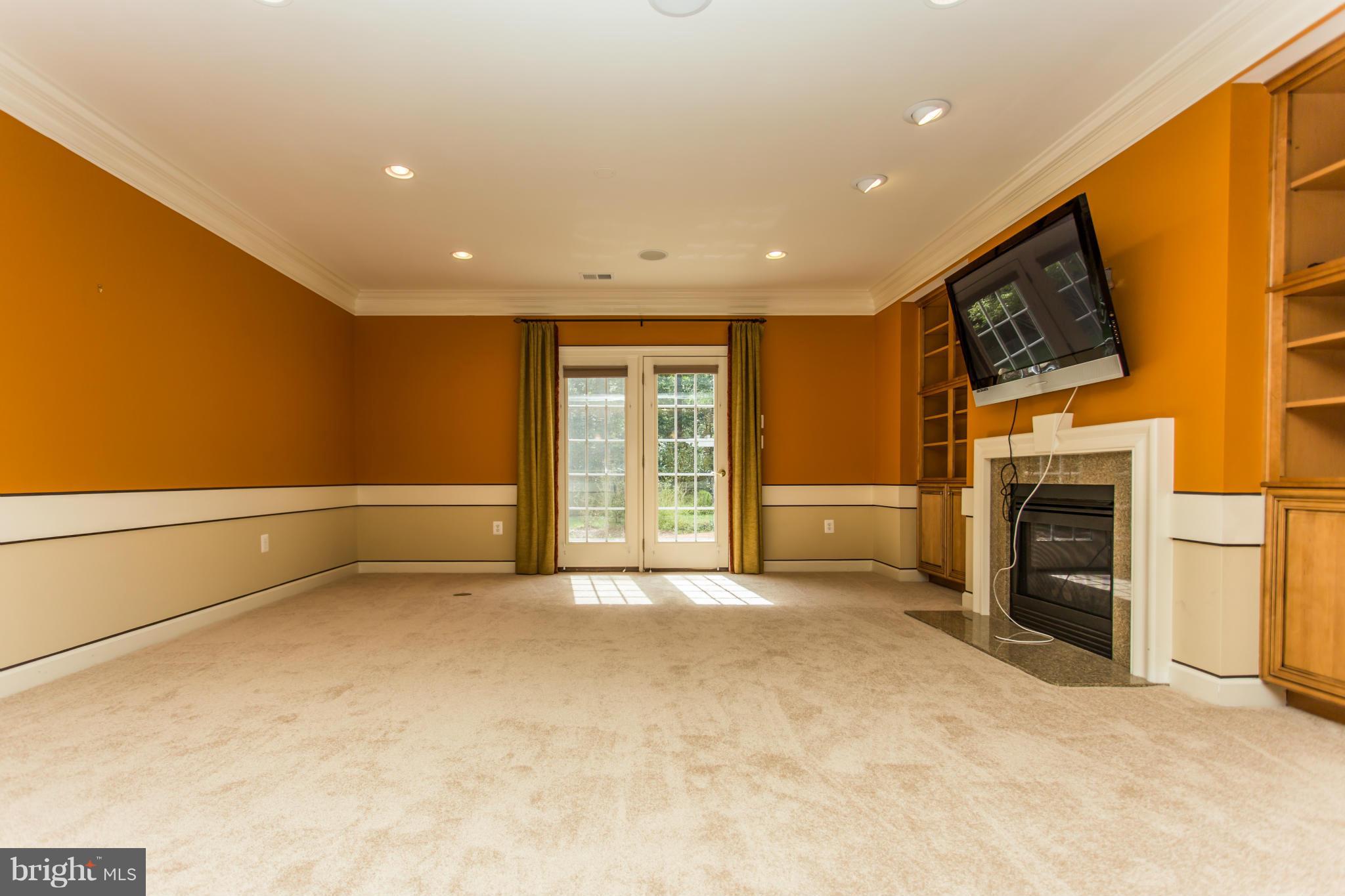 WHITEHALL - Residential