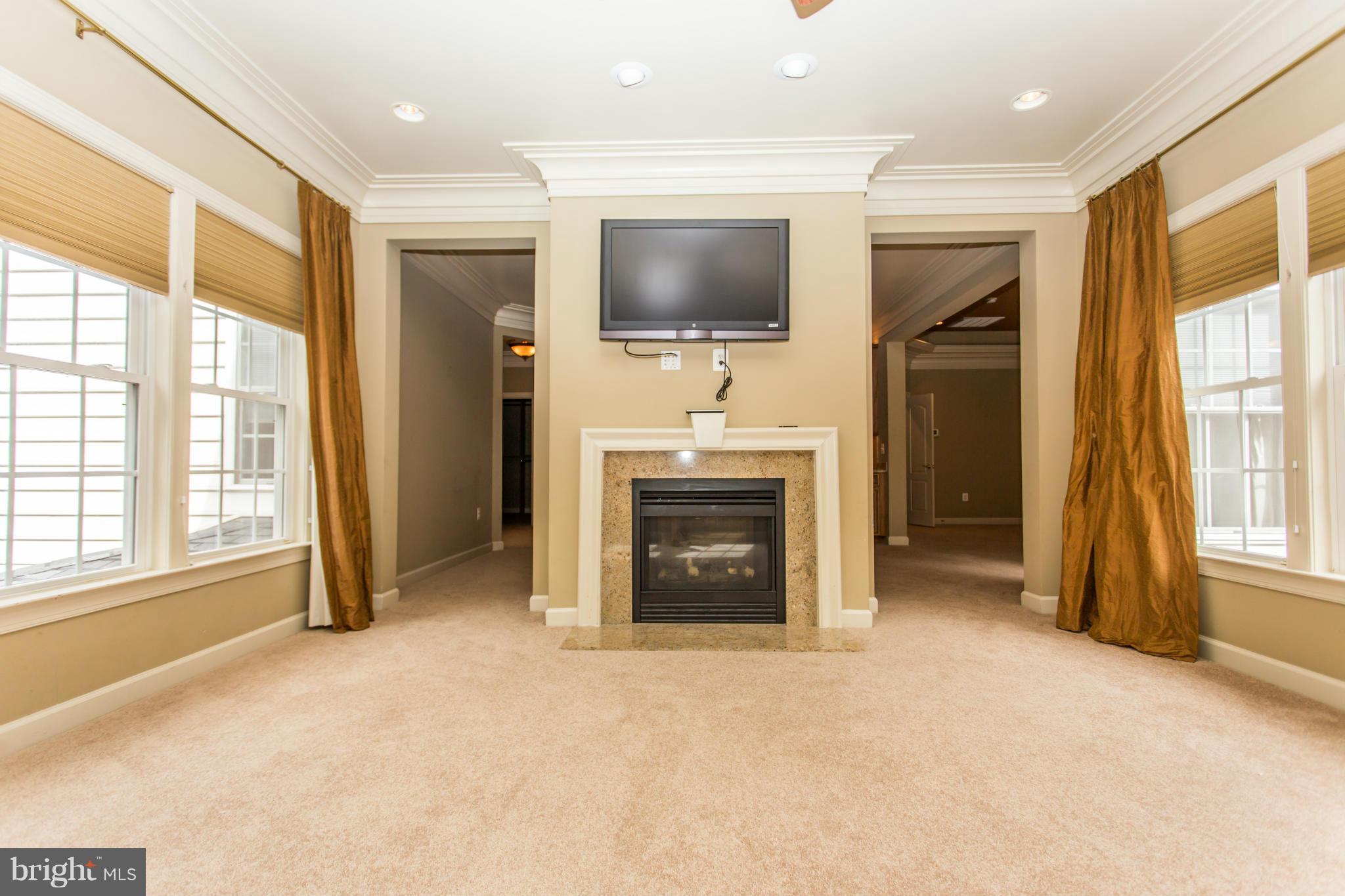 WHITEHALL - Residential