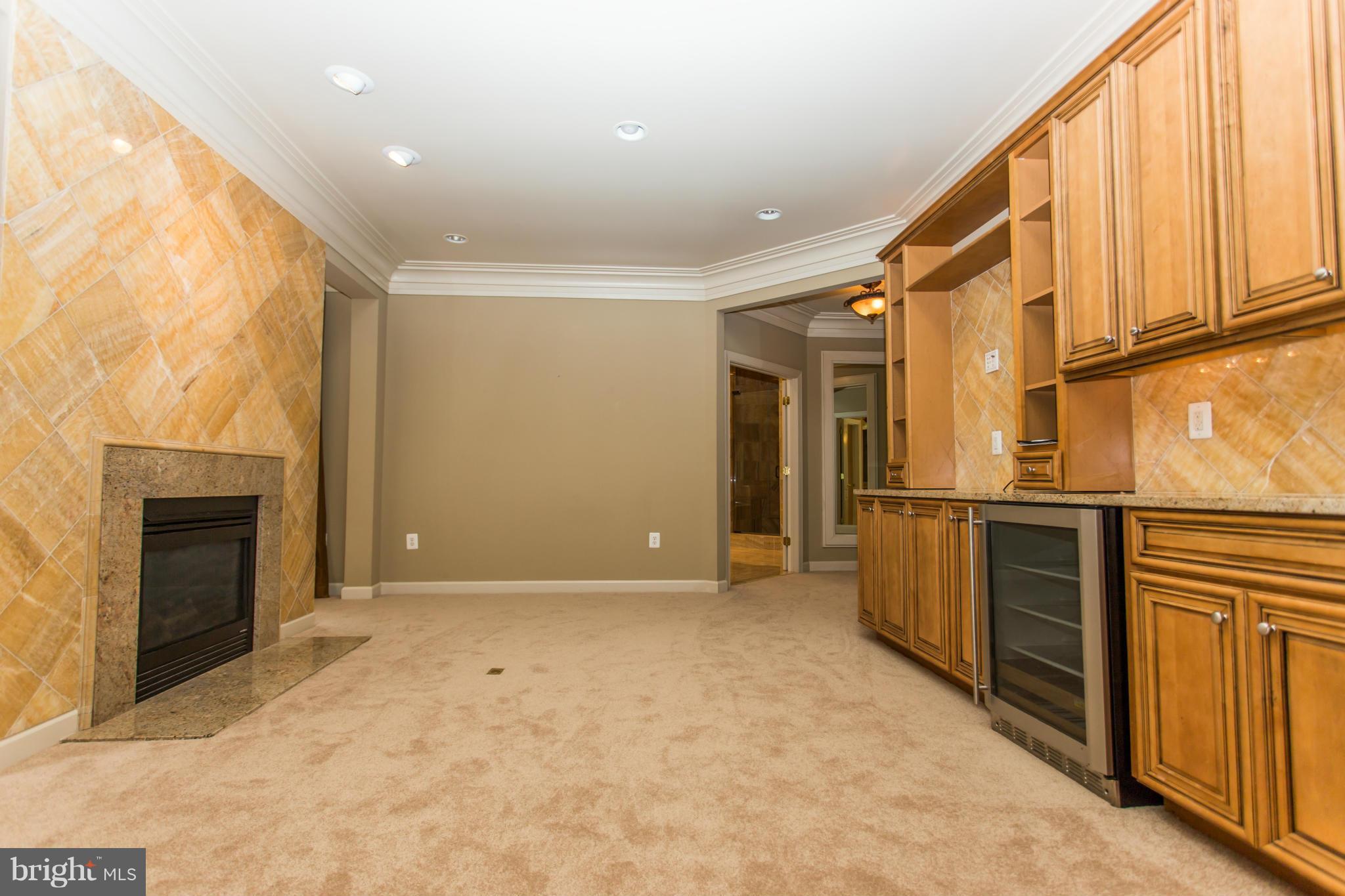 WHITEHALL - Residential