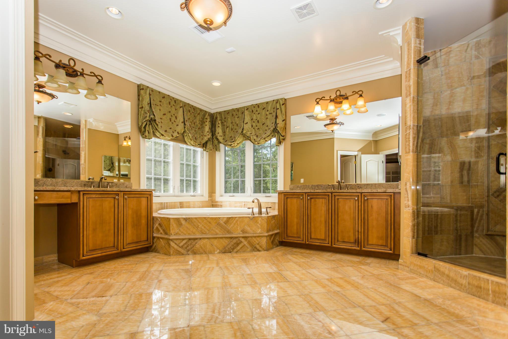 WHITEHALL - Residential