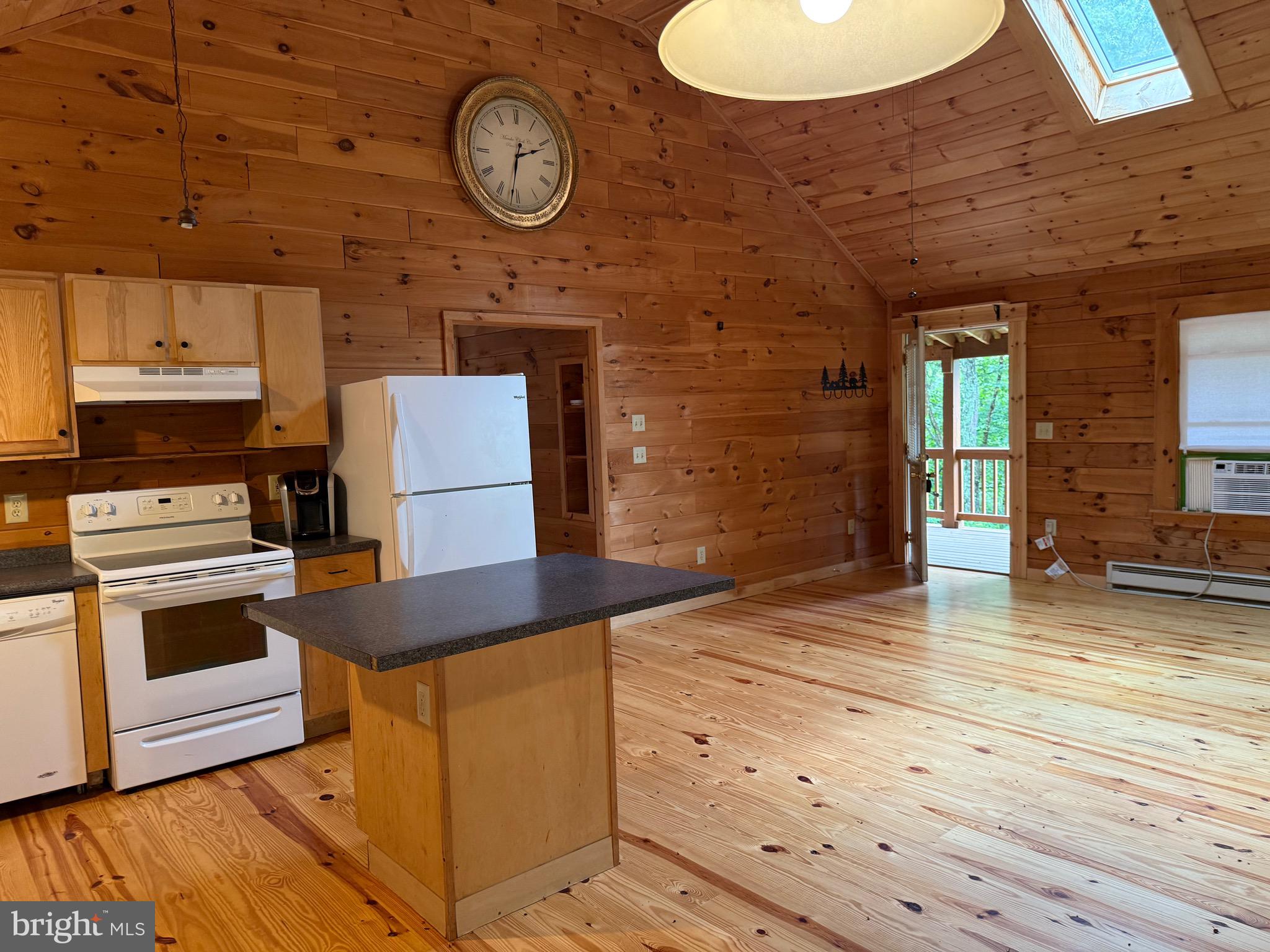 HIGH POINT - Residential Lease