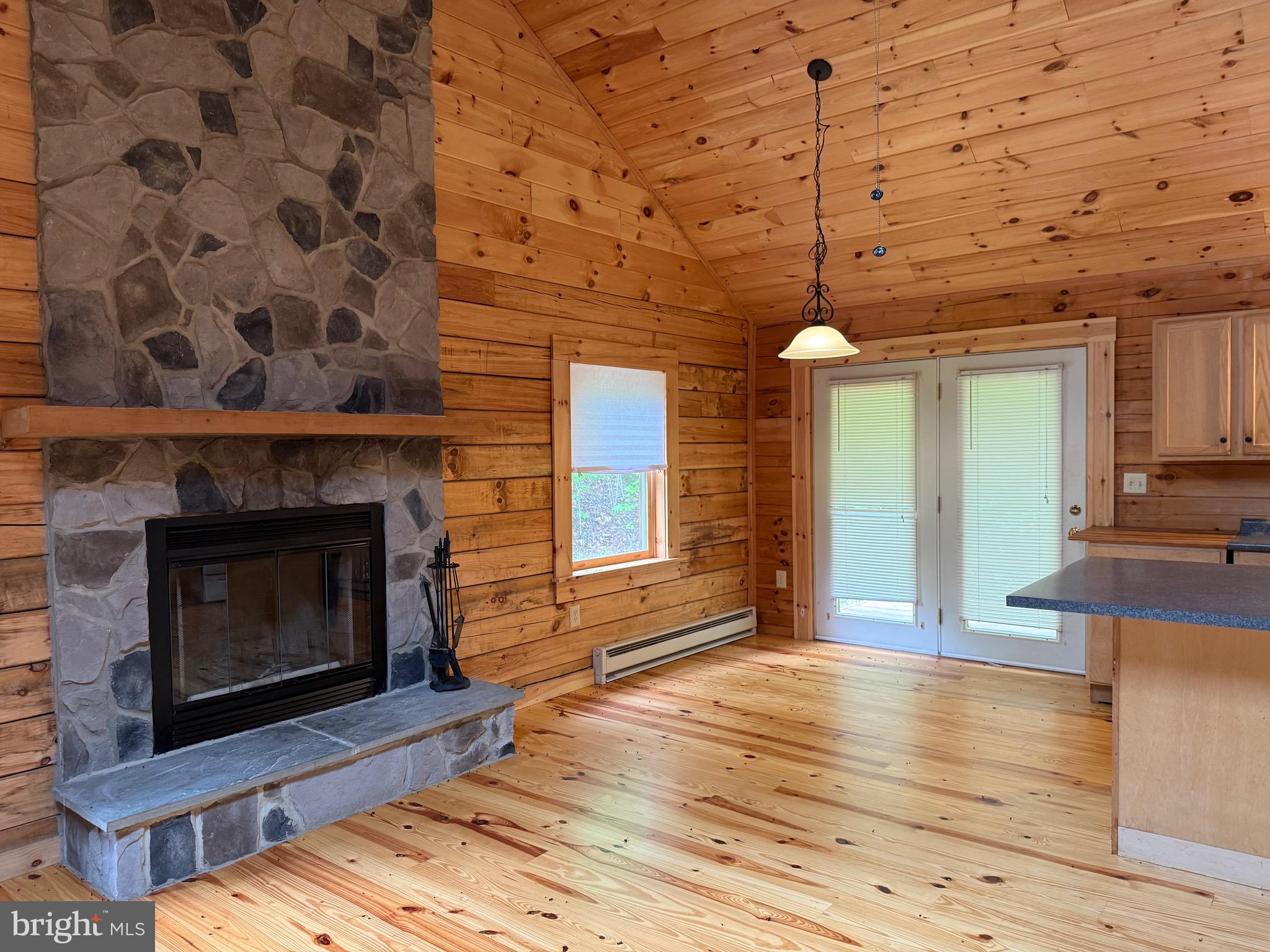 HIGH POINT - Residential Lease