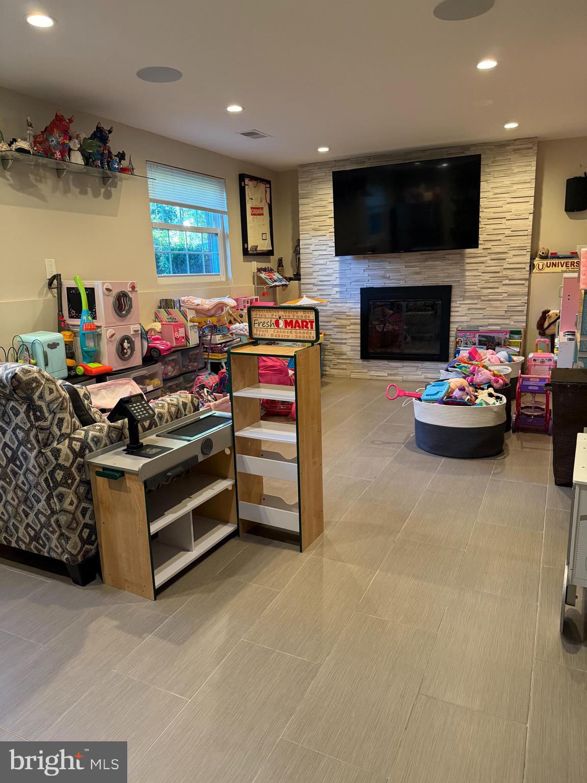 FOX LAIR - Residential Lease