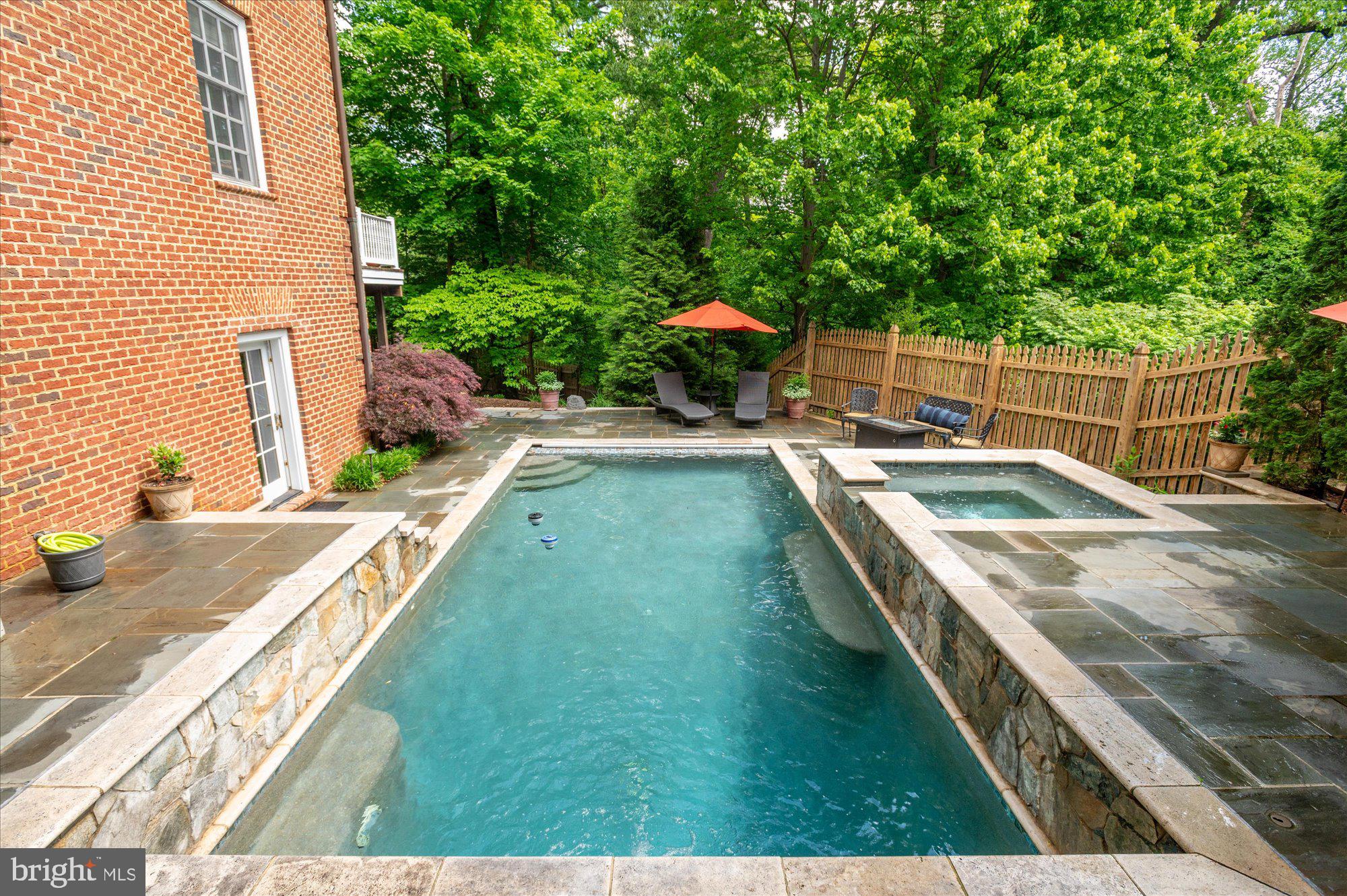 ARLINGWOOD - Residential