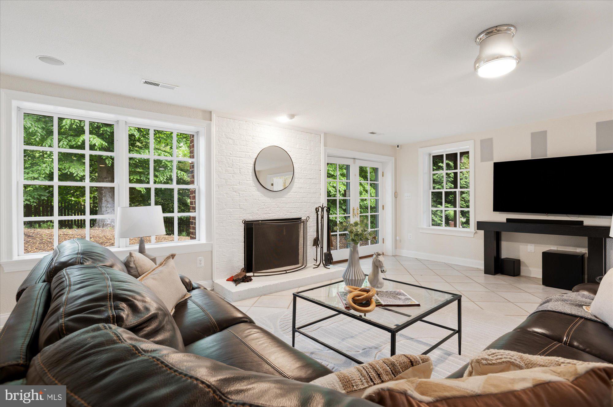 ARLINGWOOD - Residential