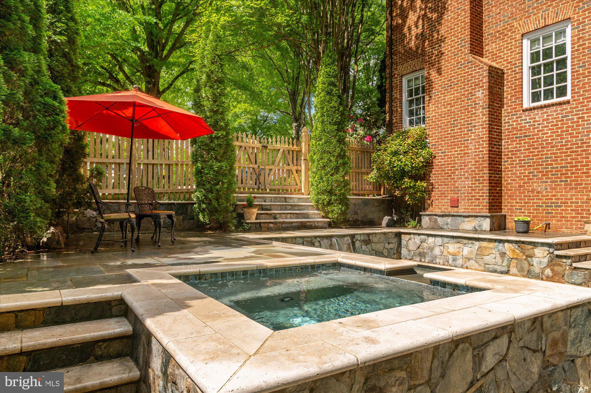 ARLINGWOOD - Residential