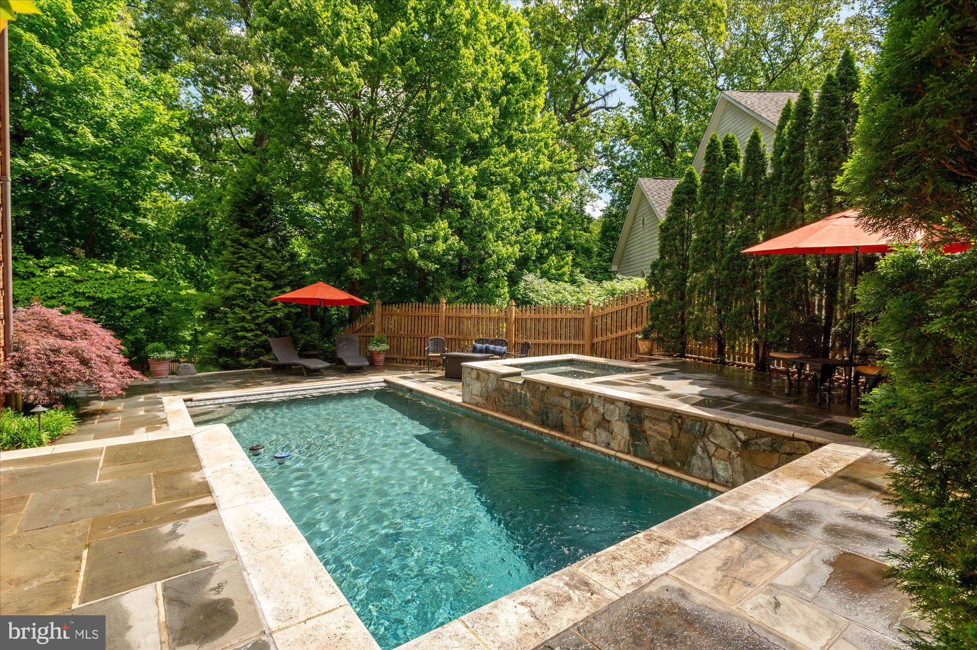 ARLINGWOOD - Residential