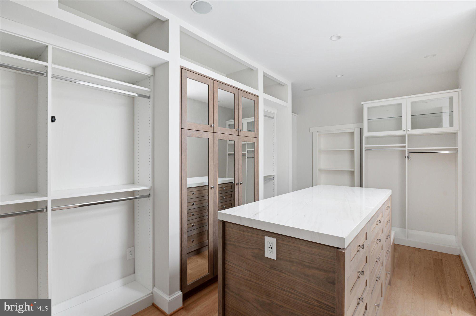ARLINGWOOD - Residential