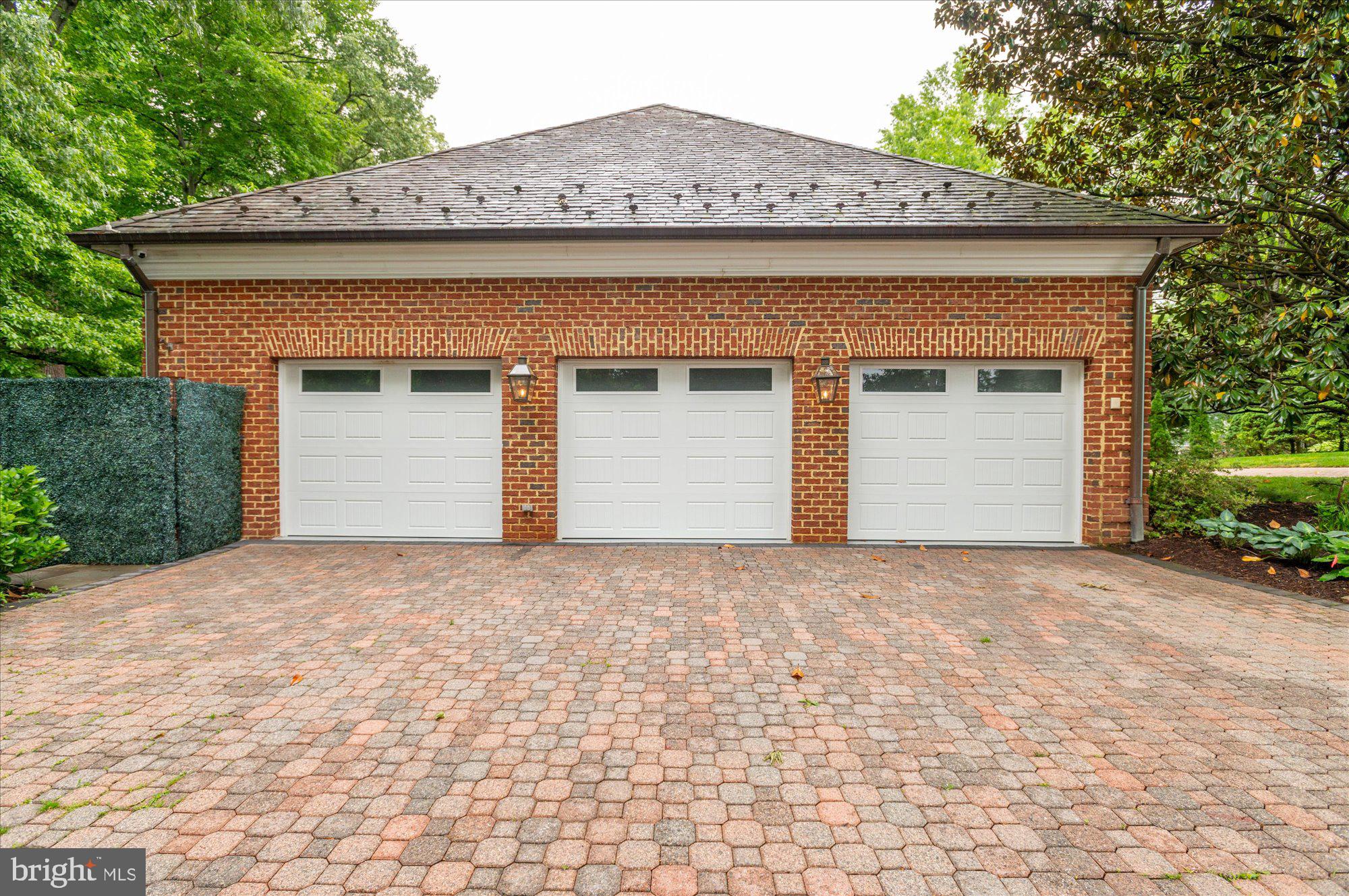 ARLINGWOOD - Residential