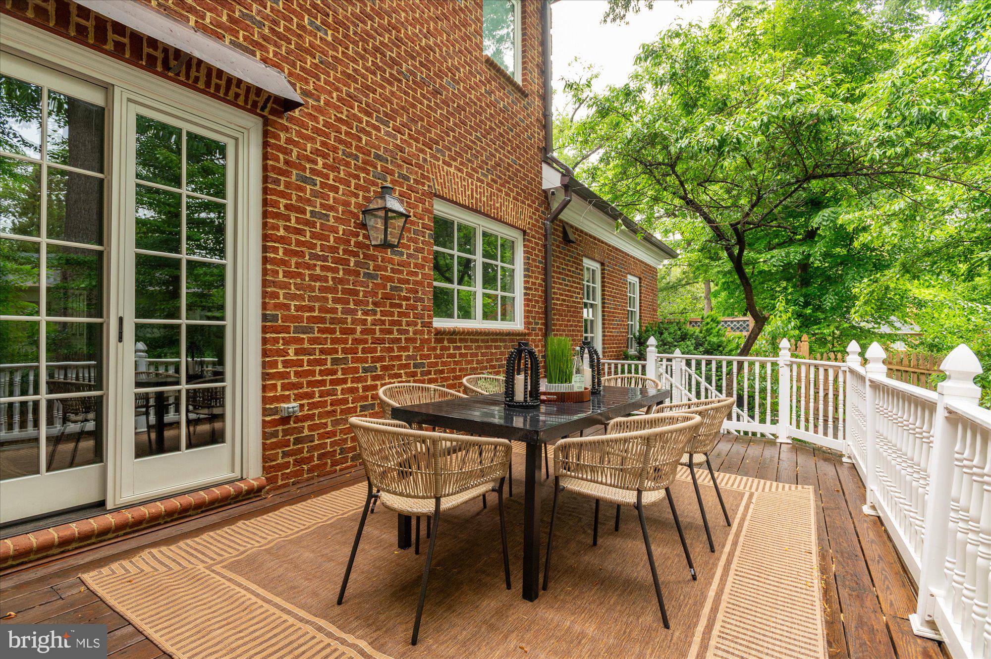 ARLINGWOOD - Residential