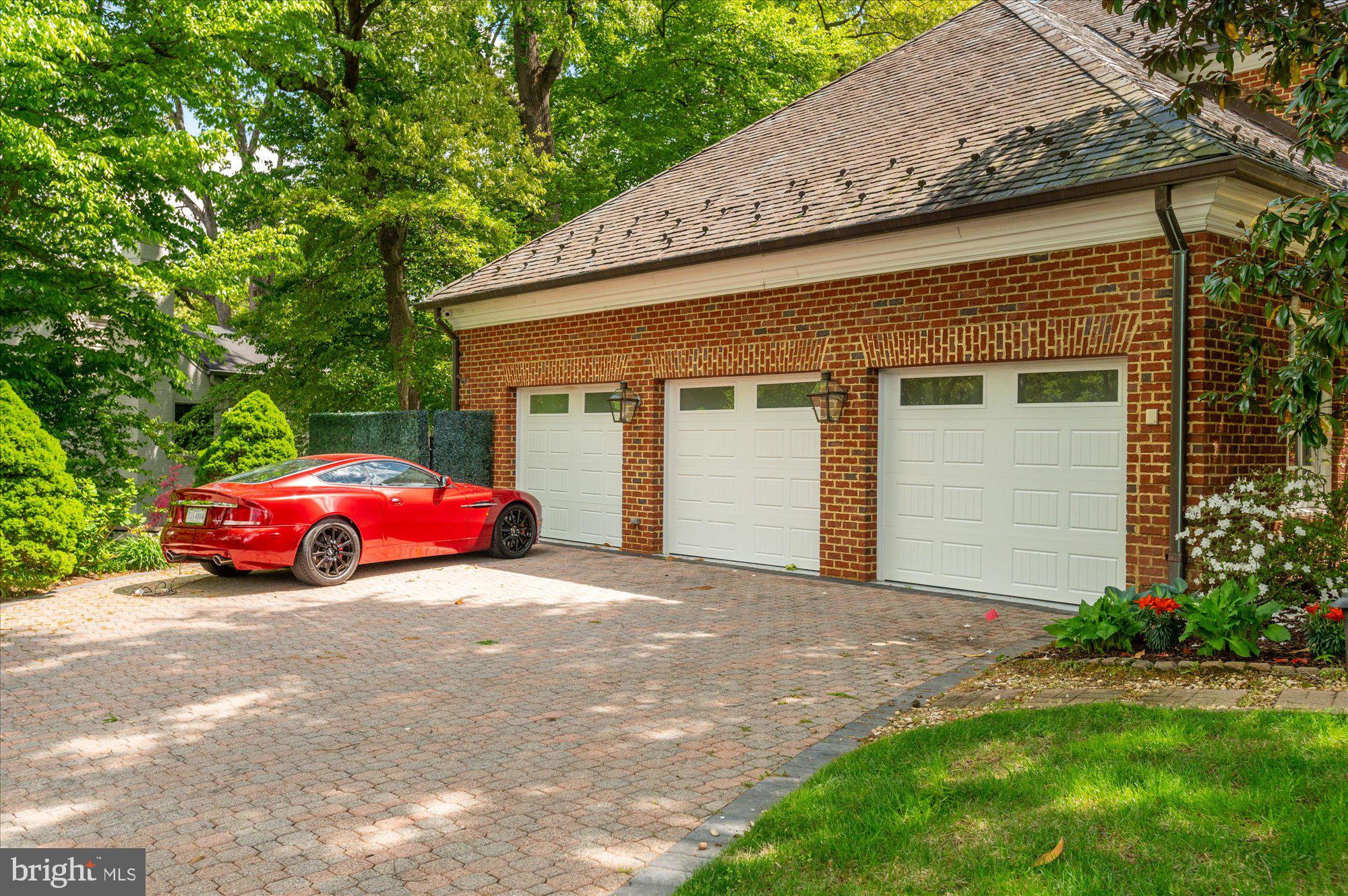 ARLINGWOOD - Residential