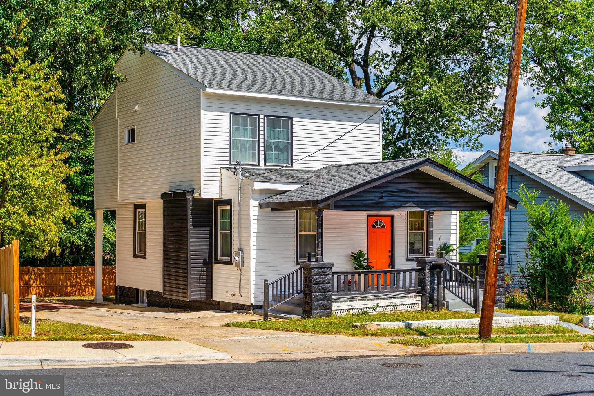 2800 UPSHUR STREET