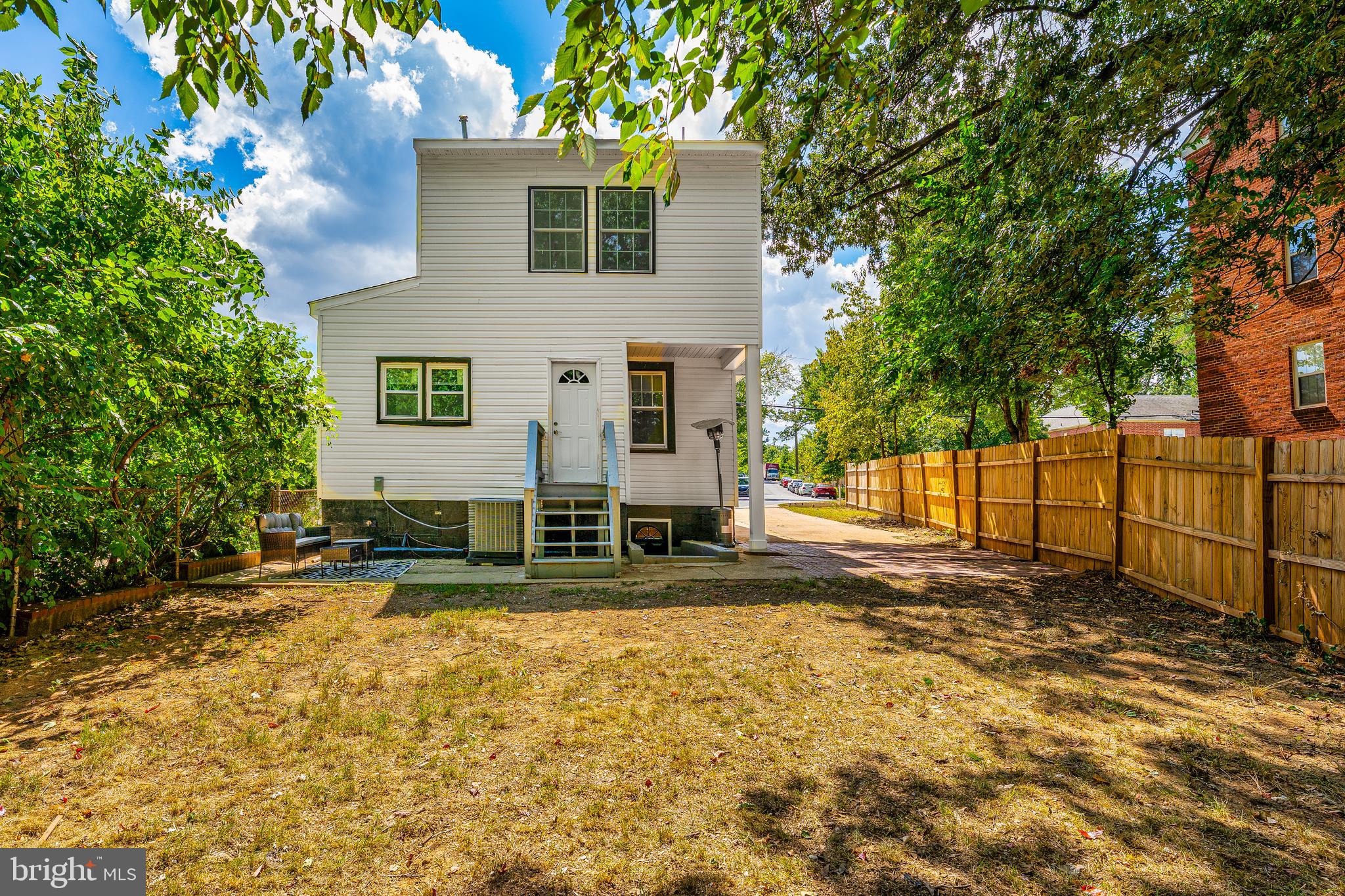 2800 UPSHUR STREET
