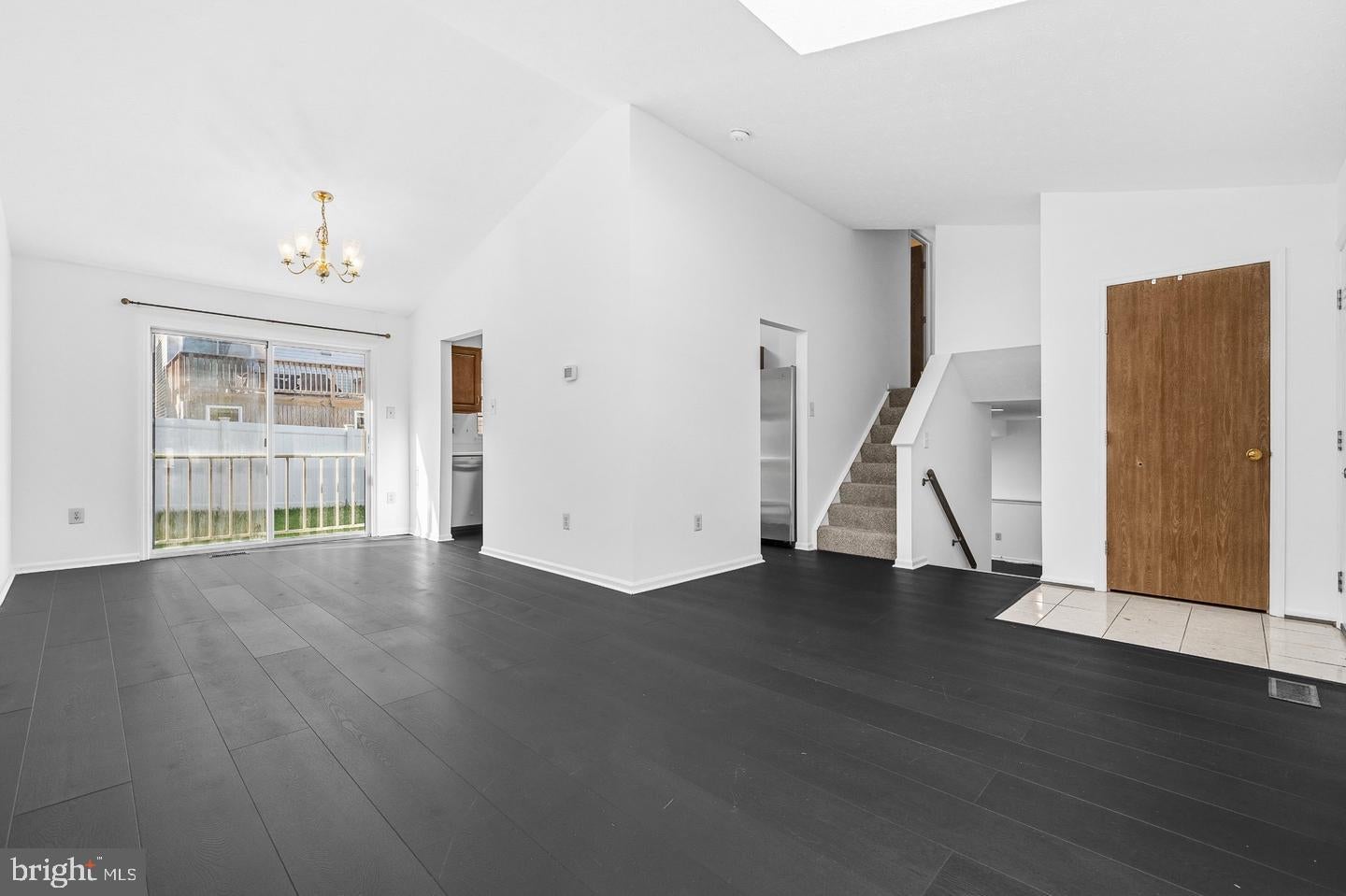 7 BRIARLEAF COURT