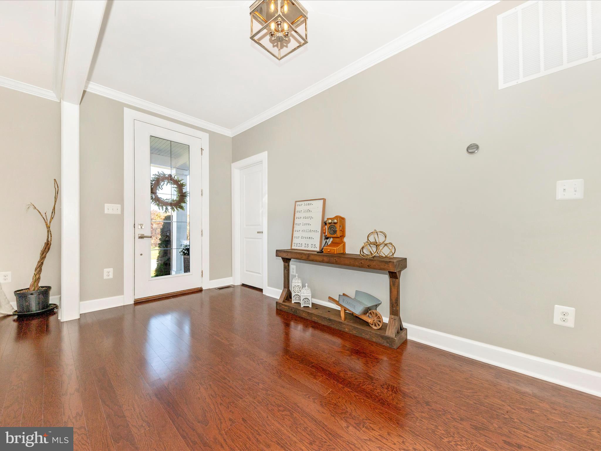 FAIRLANE FARM - Residential