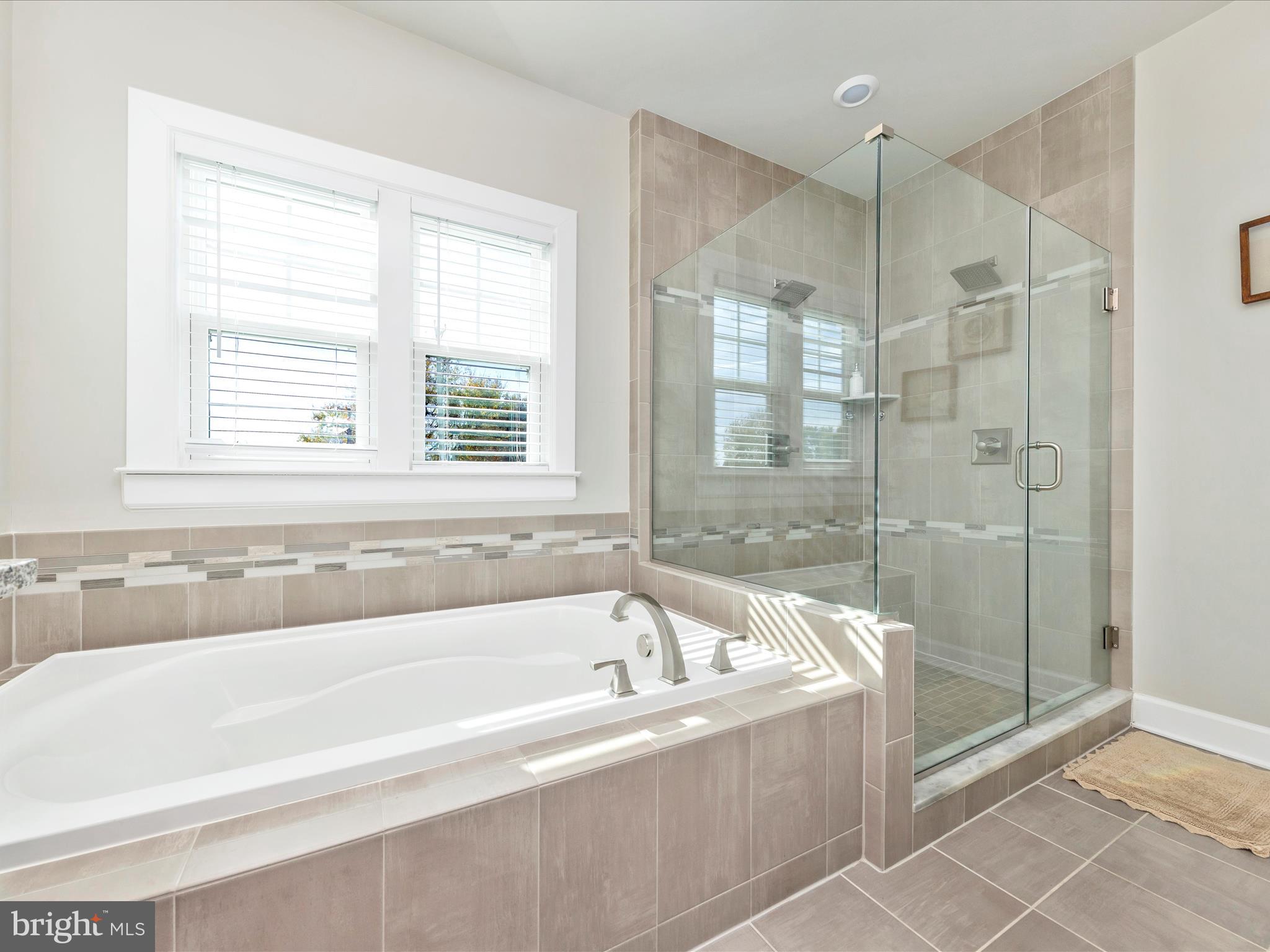 FAIRLANE FARM - Residential