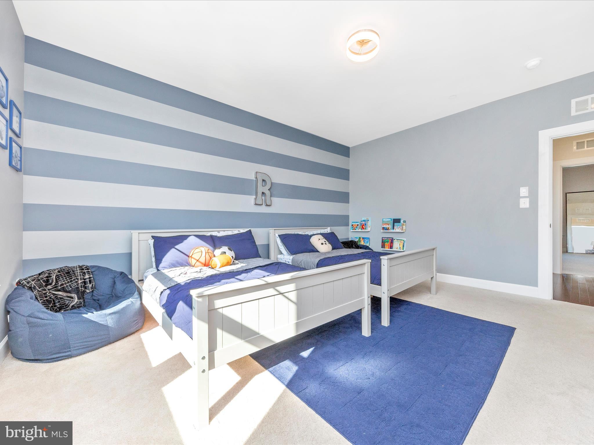 FAIRLANE FARM - Residential