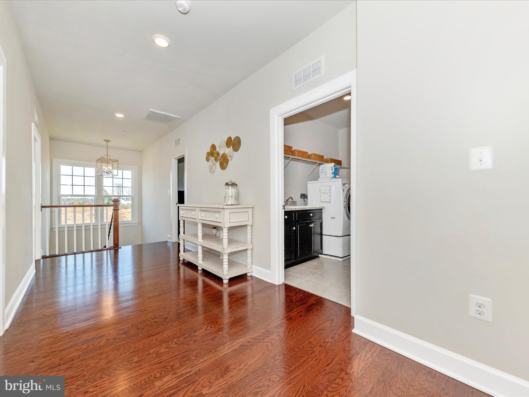 FAIRLANE FARM - Residential