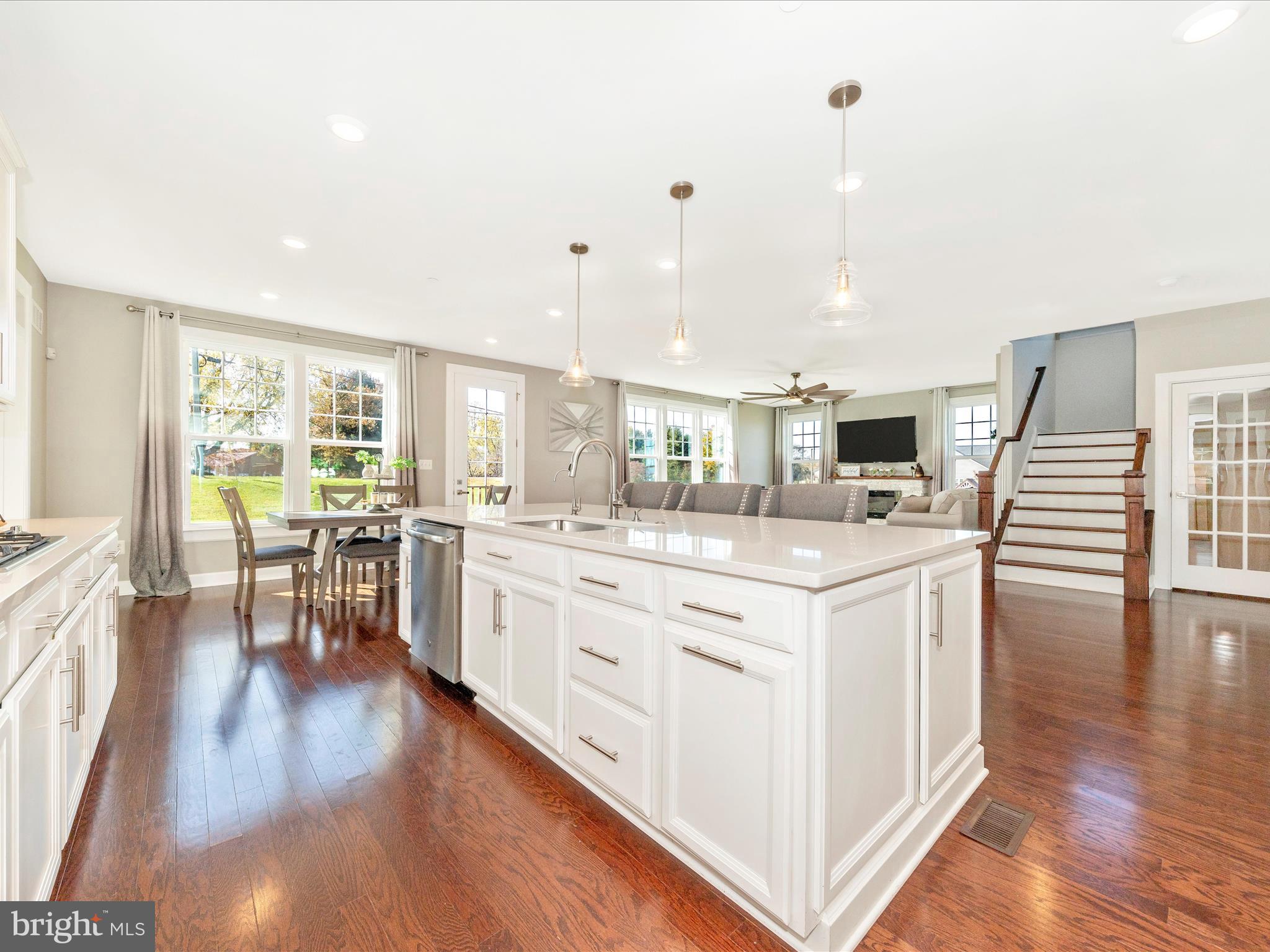 FAIRLANE FARM - Residential