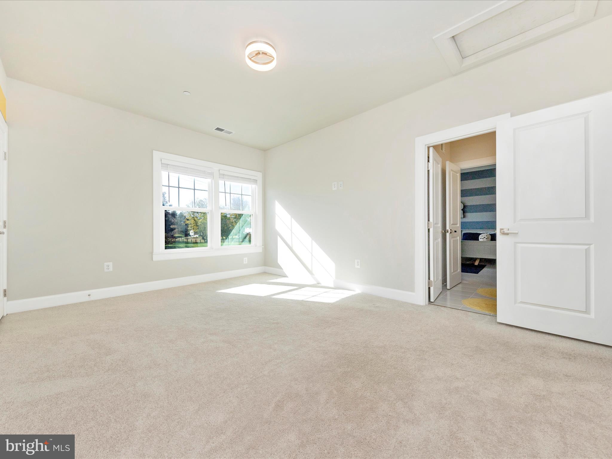 FAIRLANE FARM - Residential