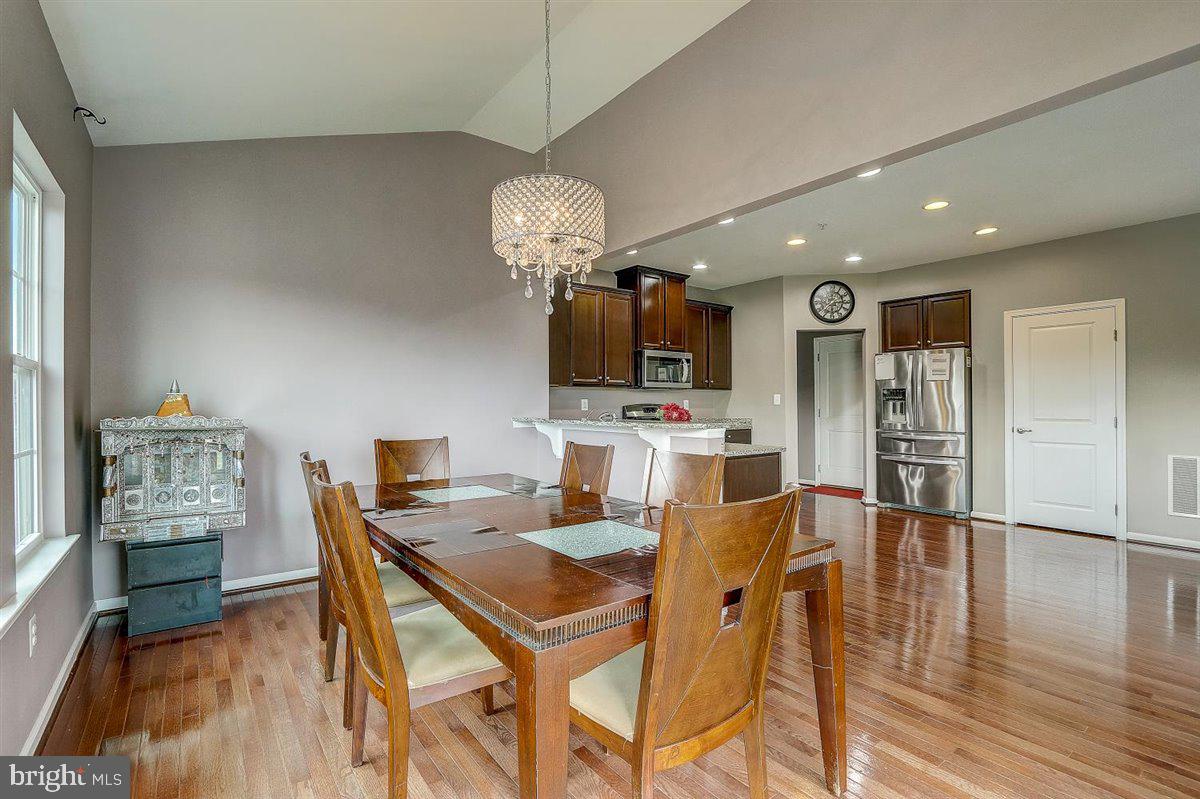 WOODSYDE RIDGE - Residential