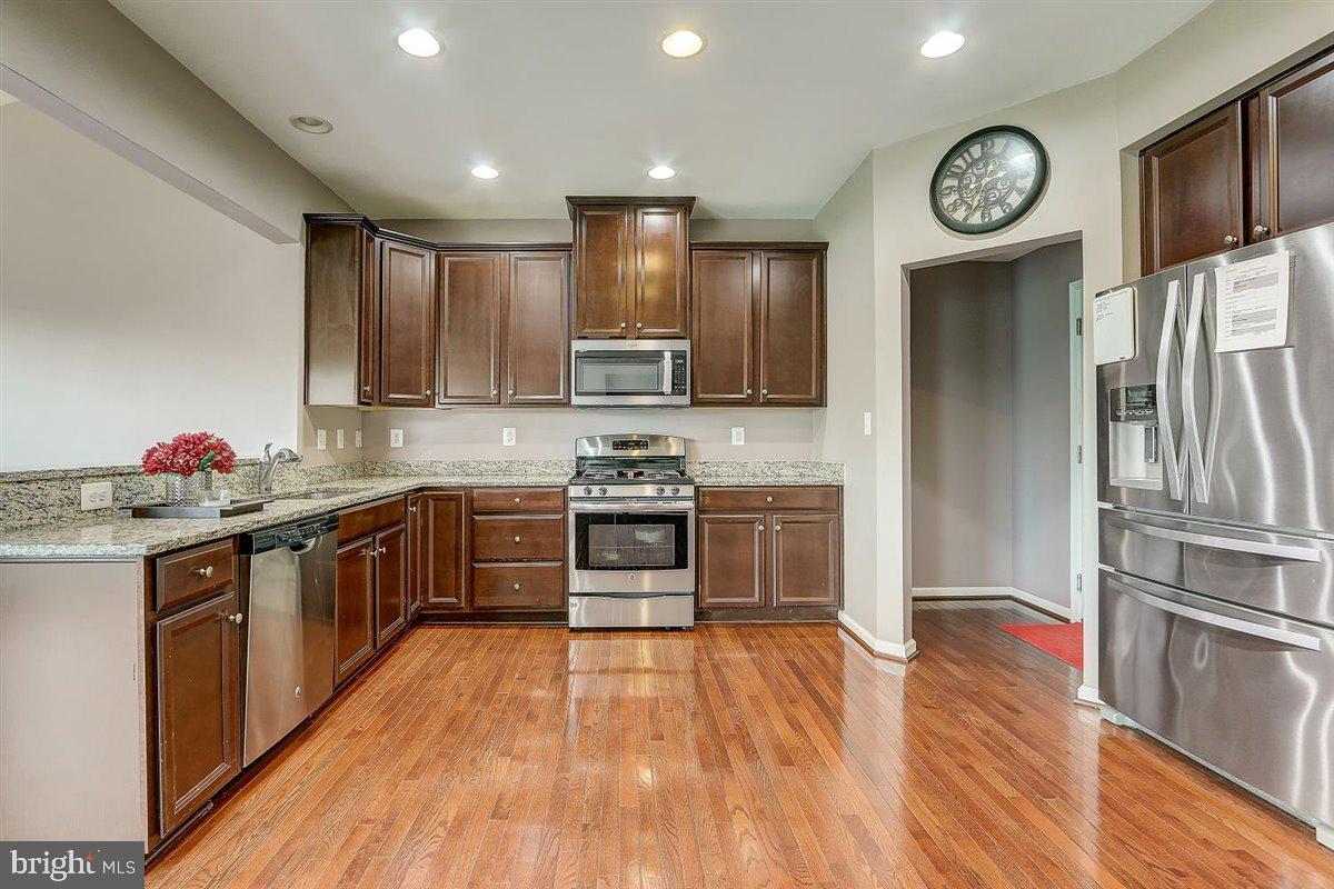 WOODSYDE RIDGE - Residential