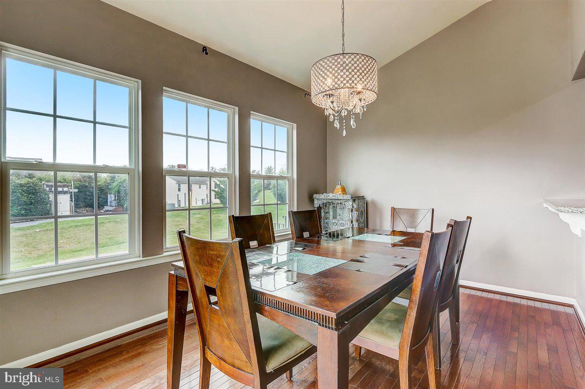 WOODSYDE RIDGE - Residential