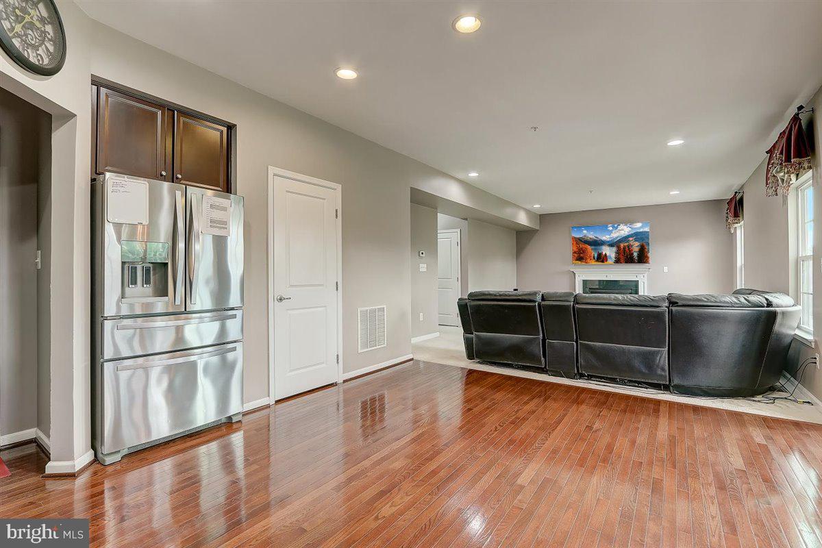 WOODSYDE RIDGE - Residential