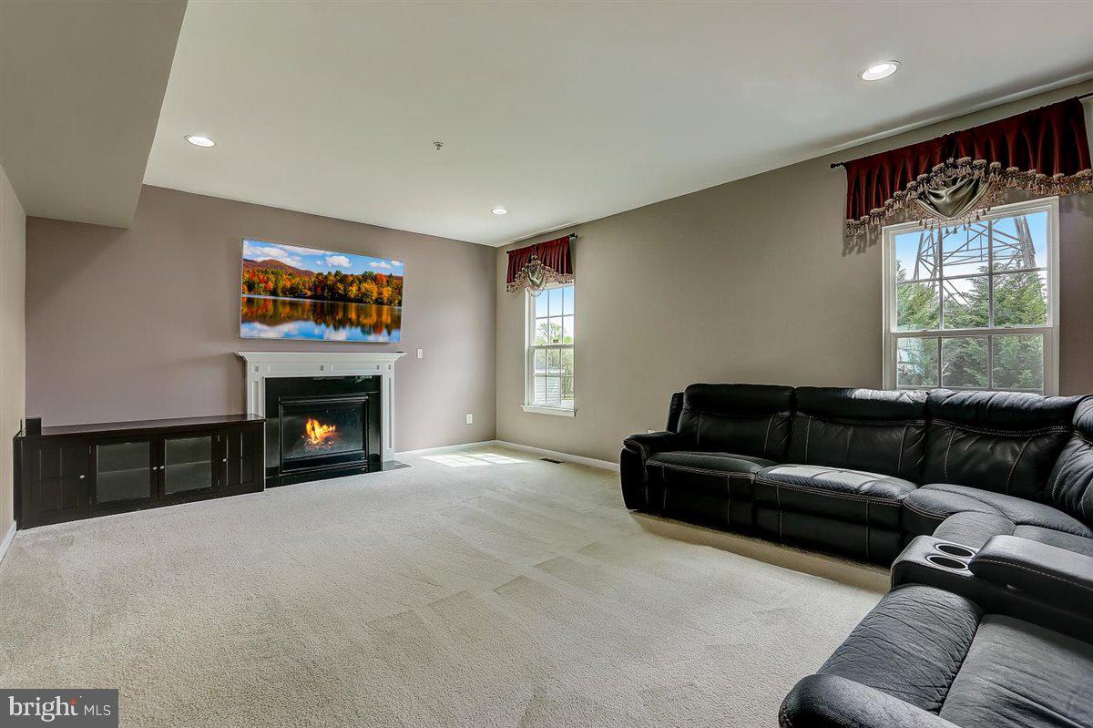 WOODSYDE RIDGE - Residential