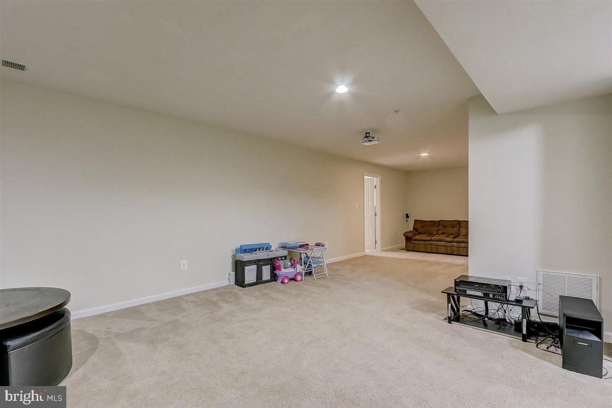 WOODSYDE RIDGE - Residential