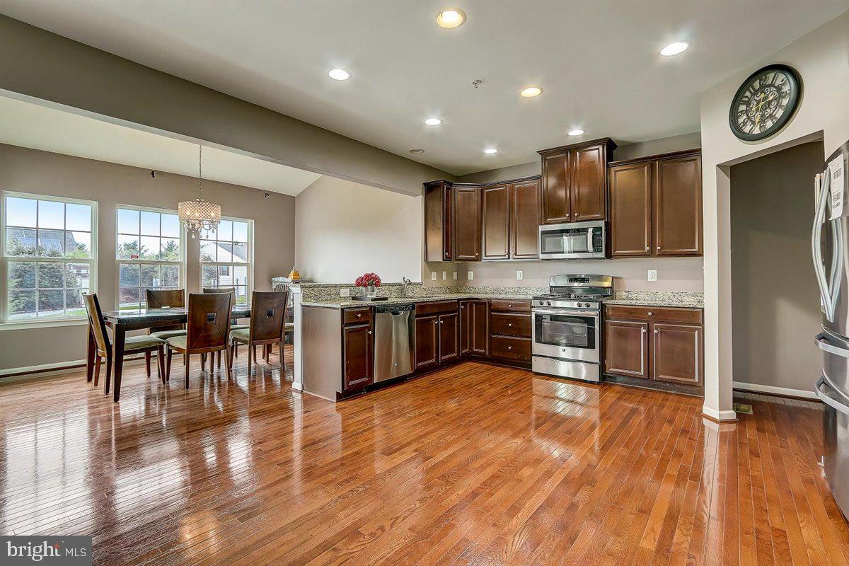 WOODSYDE RIDGE - Residential