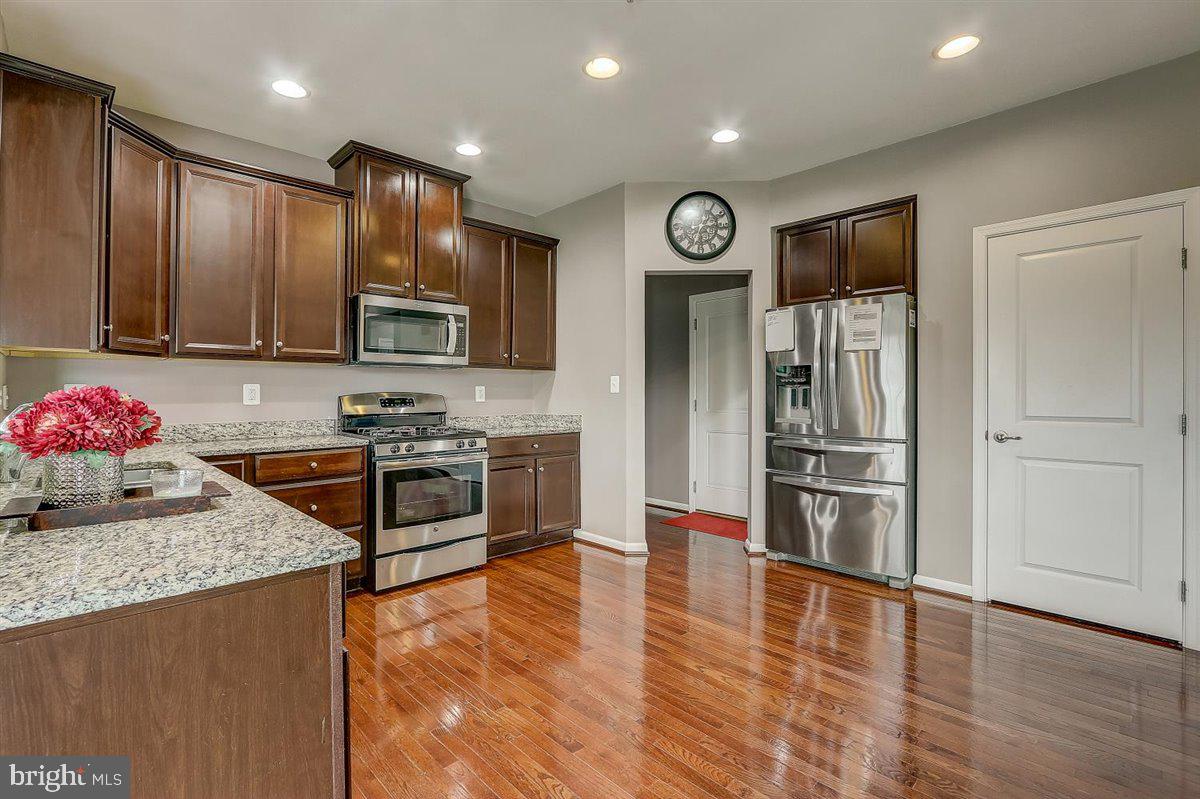 WOODSYDE RIDGE - Residential