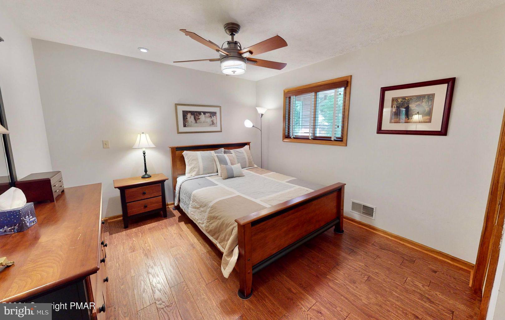 SPLIT ROCK - Residential