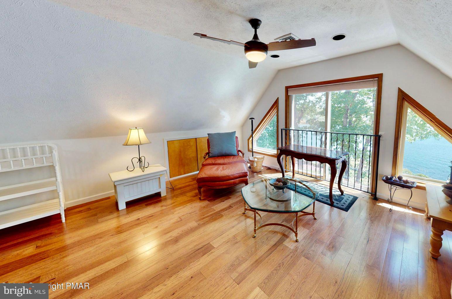 SPLIT ROCK - Residential