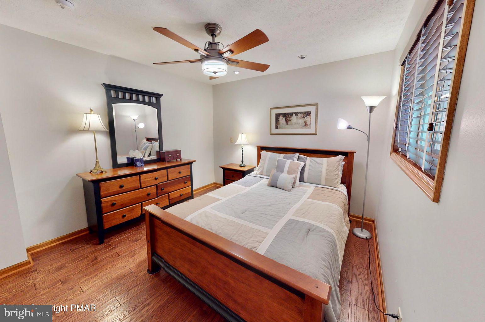 SPLIT ROCK - Residential