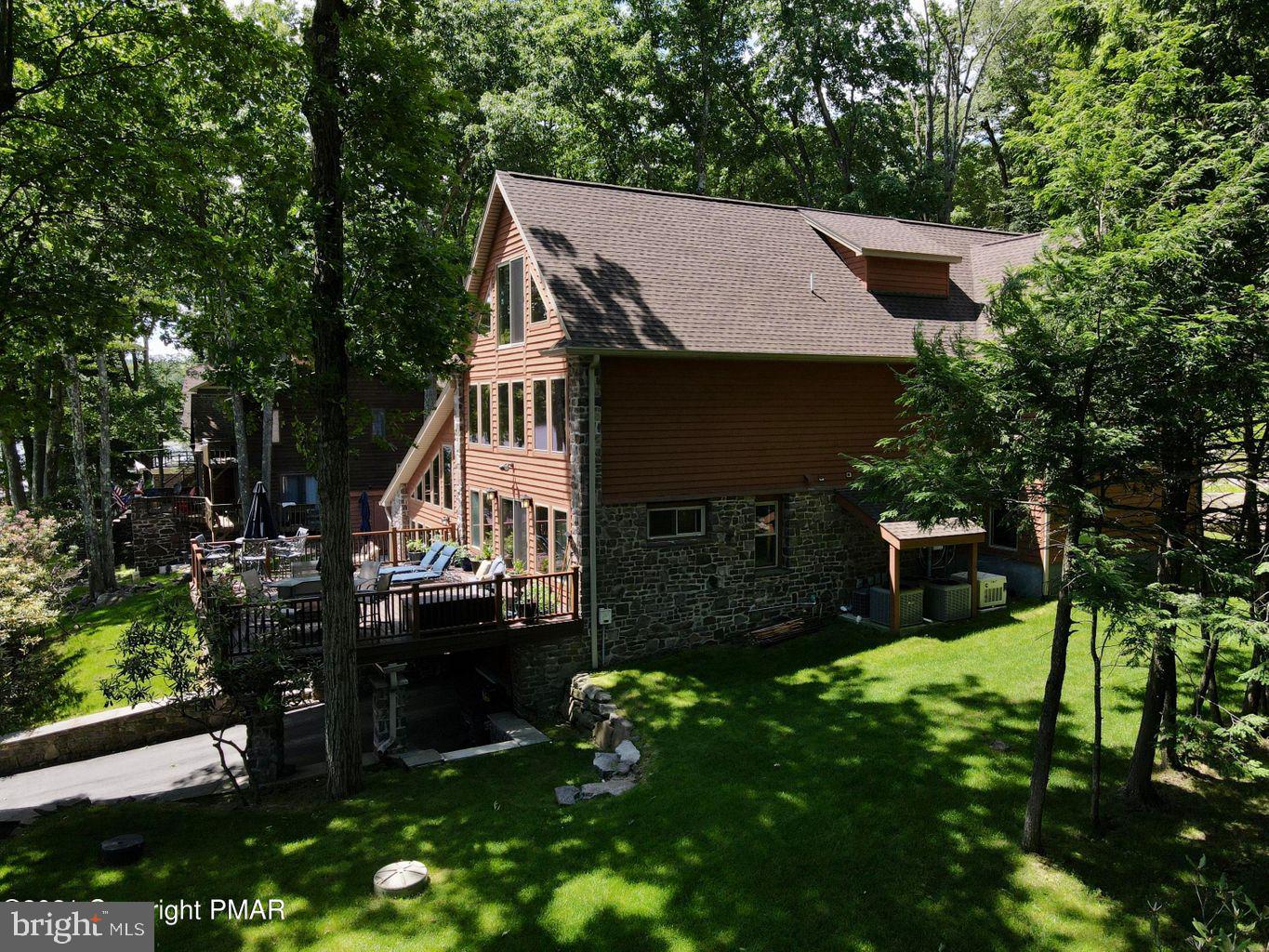 SPLIT ROCK - Residential