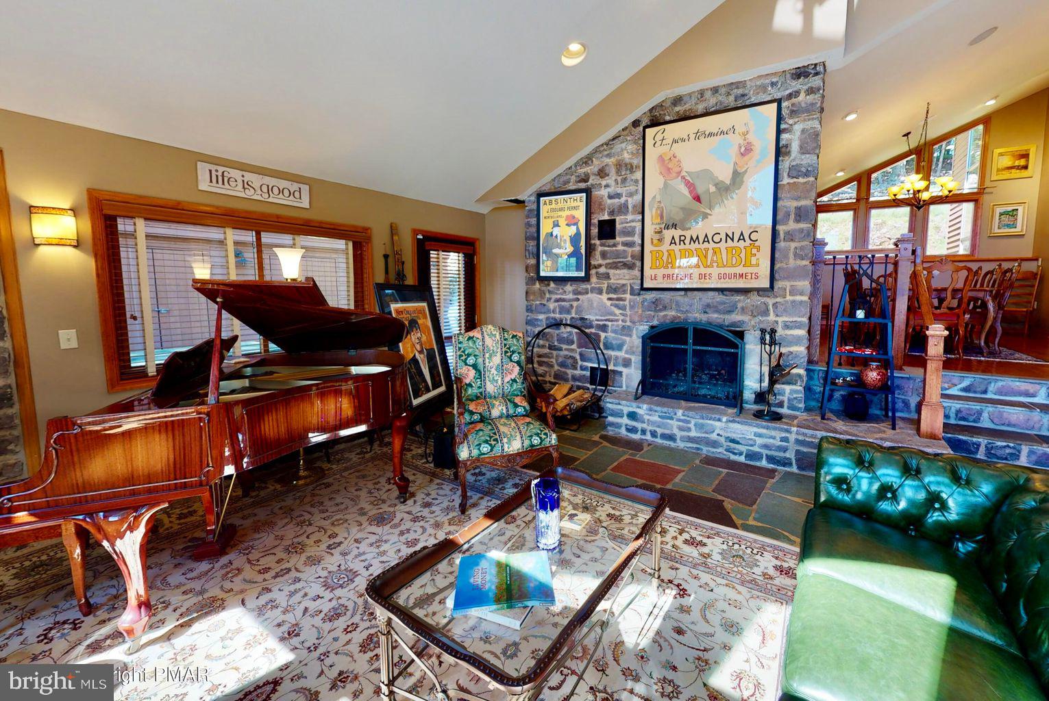 SPLIT ROCK - Residential