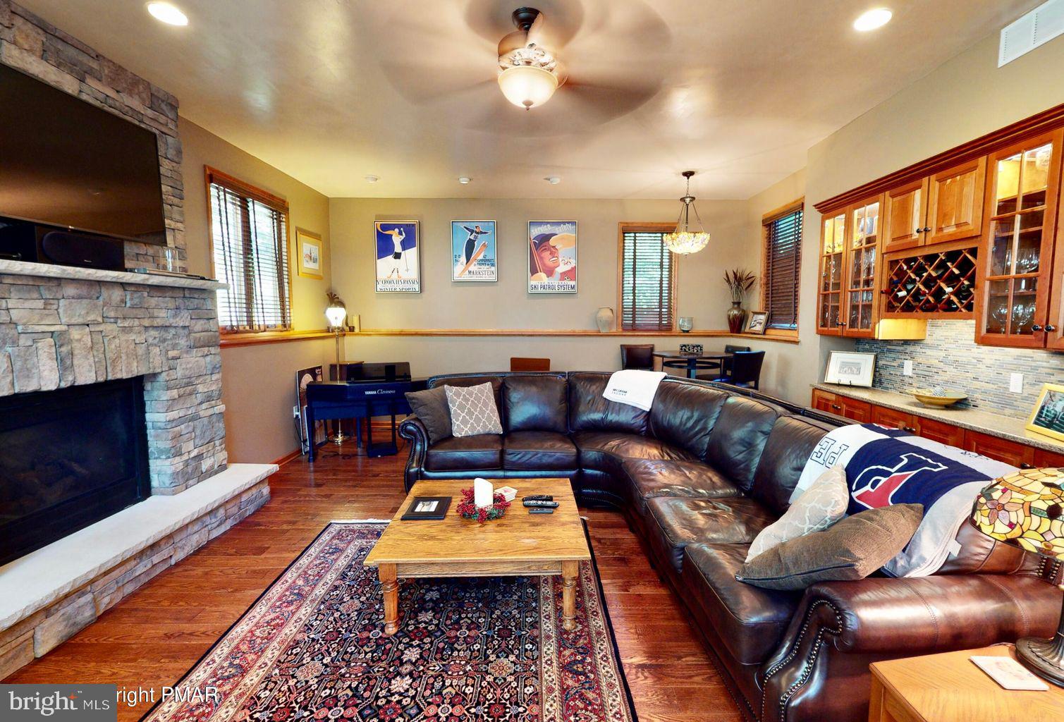 SPLIT ROCK - Residential