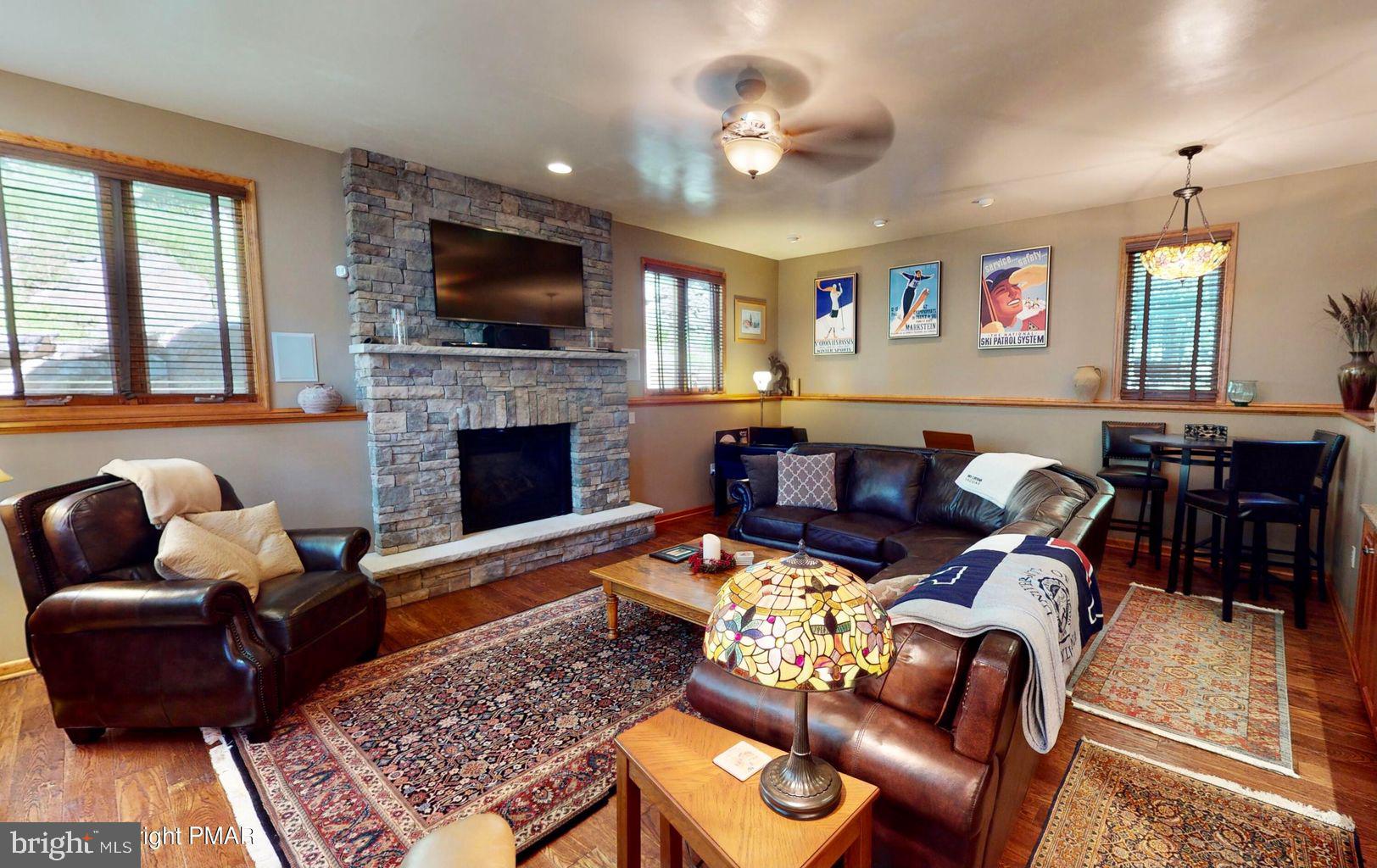 SPLIT ROCK - Residential