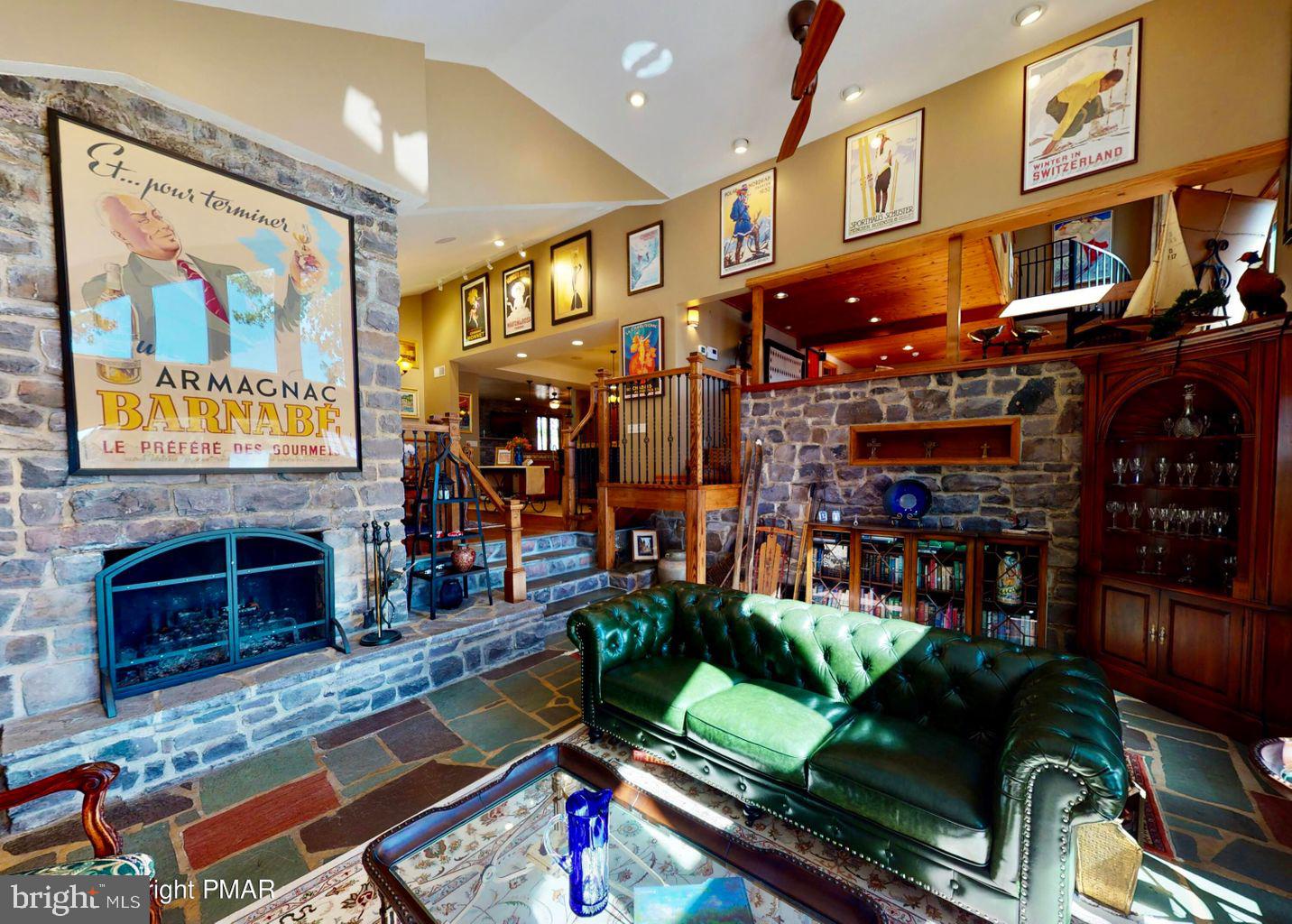 SPLIT ROCK - Residential