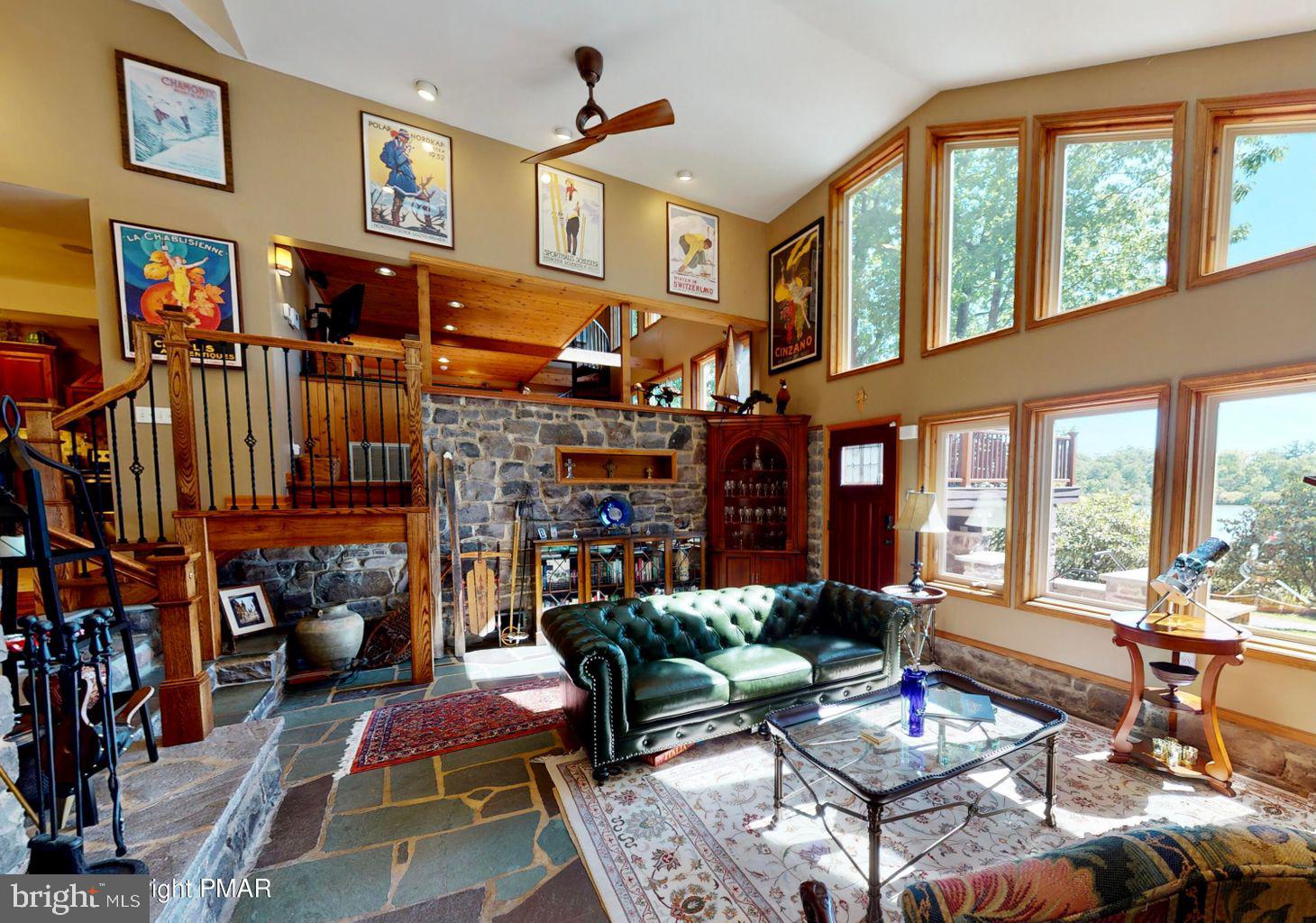 SPLIT ROCK - Residential