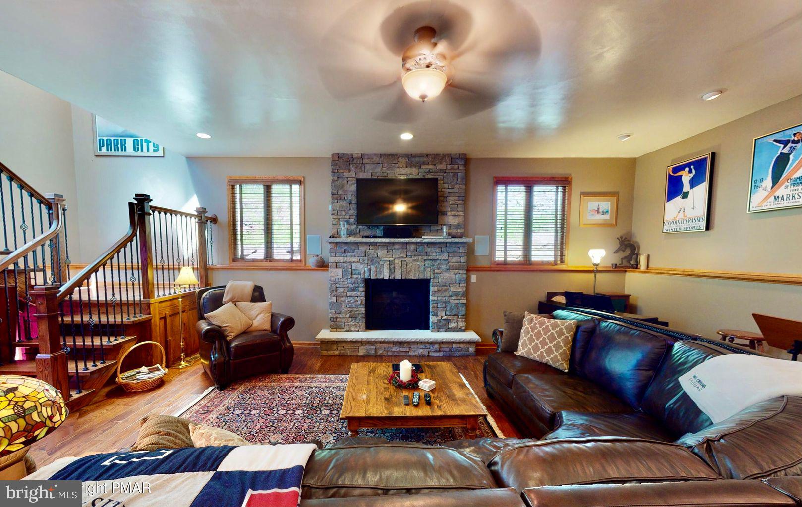 SPLIT ROCK - Residential