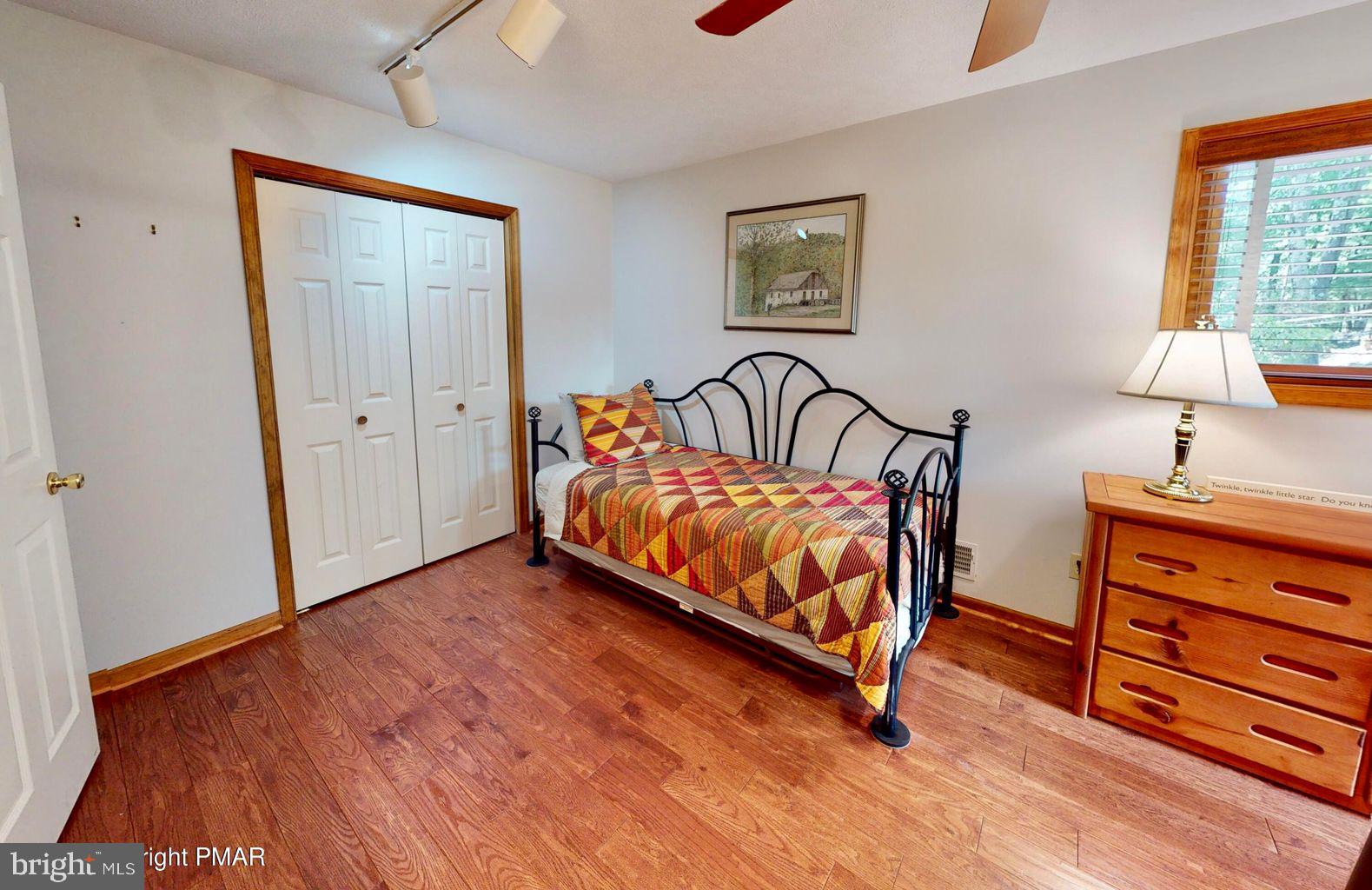 SPLIT ROCK - Residential