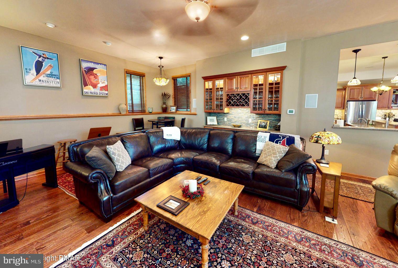 SPLIT ROCK - Residential