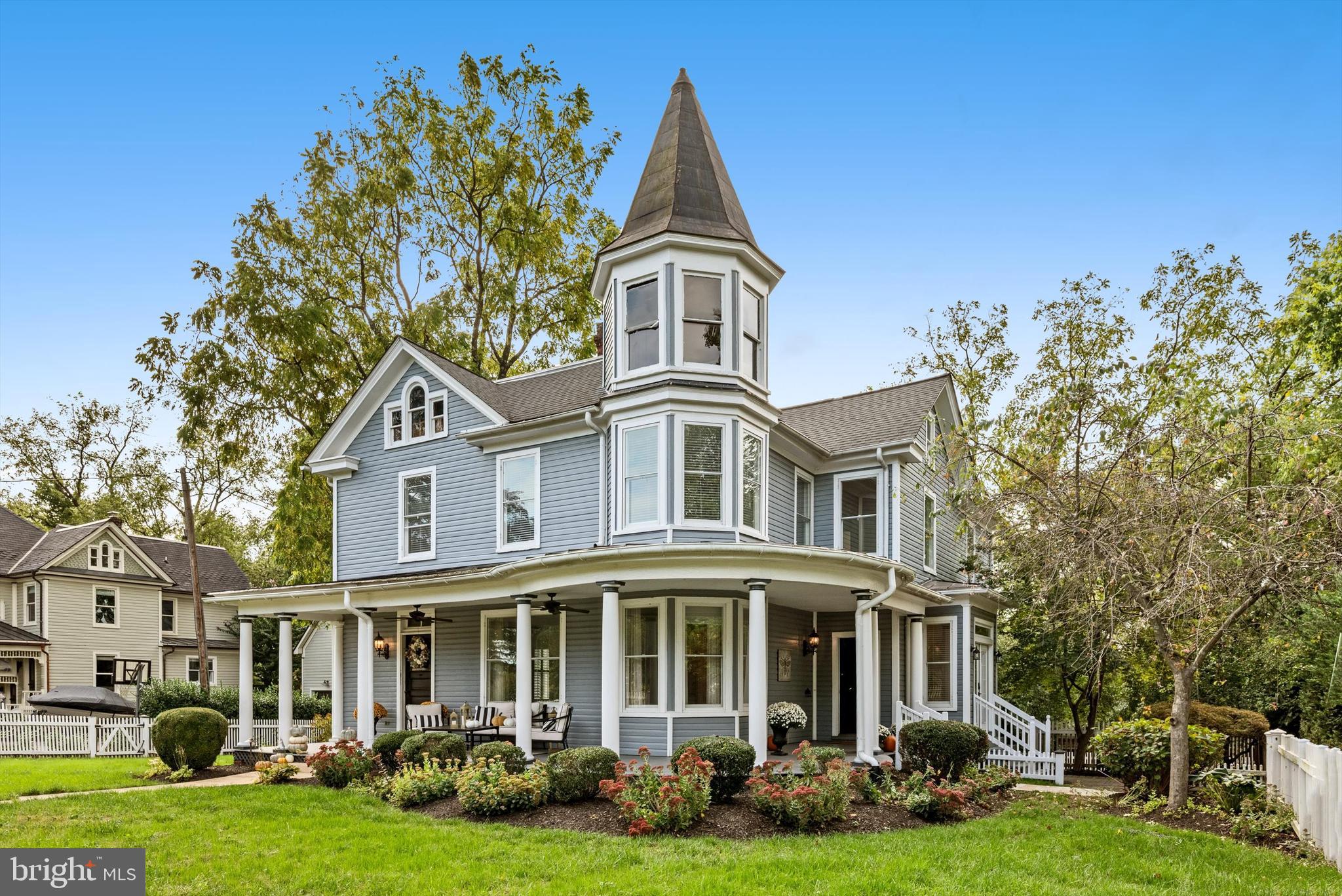 250 W MAIN STREET
