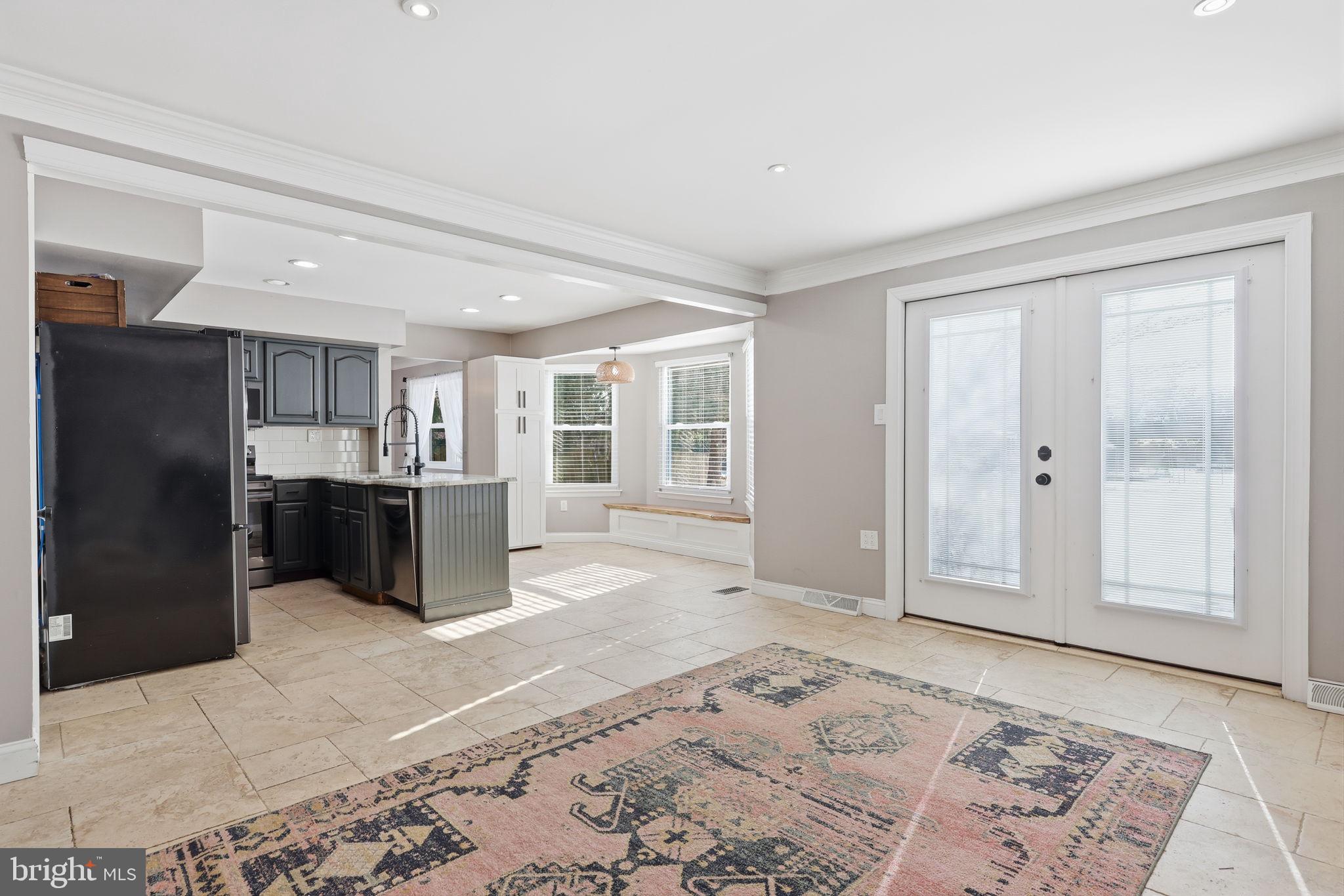 SWAN POINTE - Residential