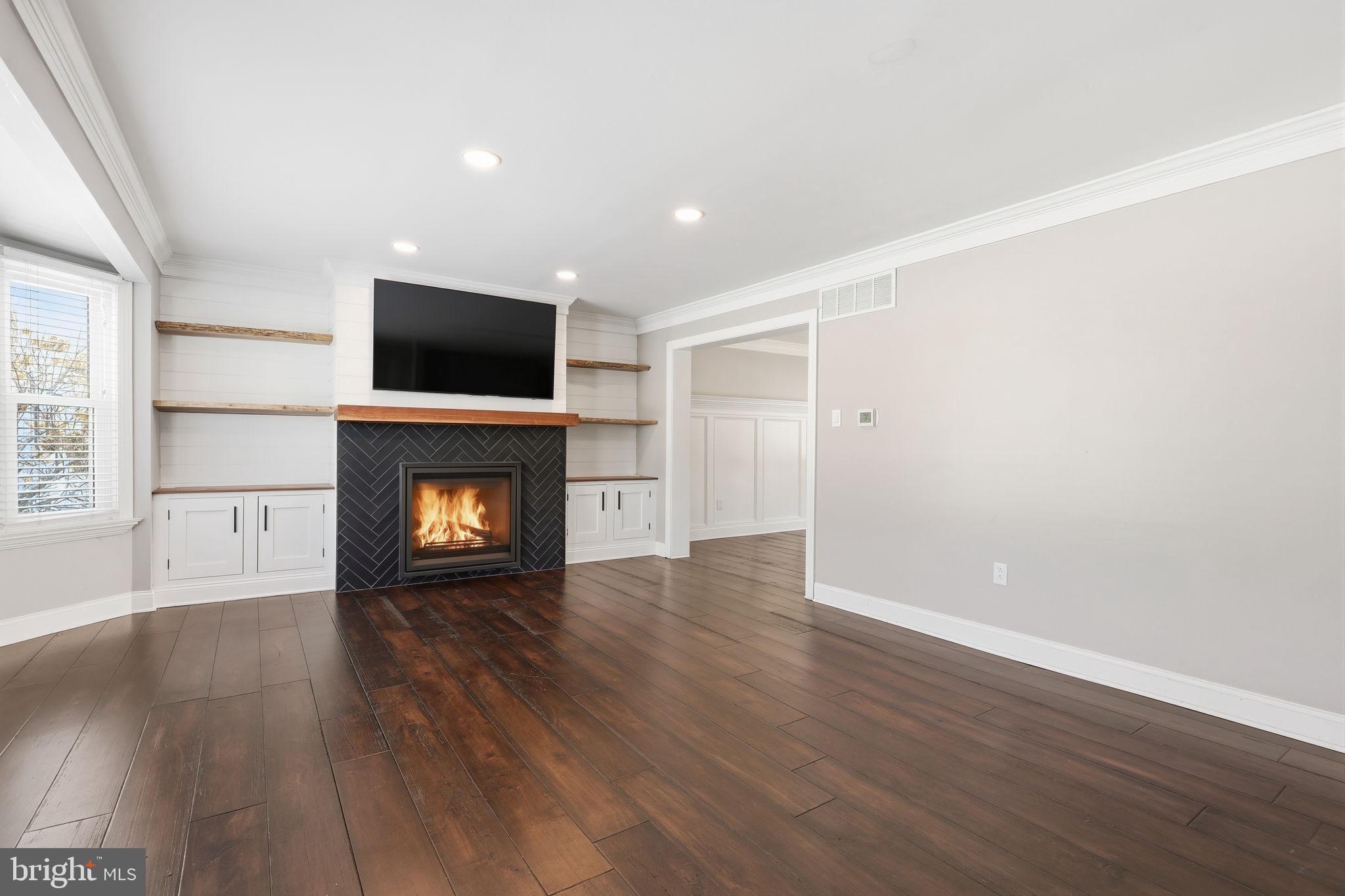 SWAN POINTE - Residential