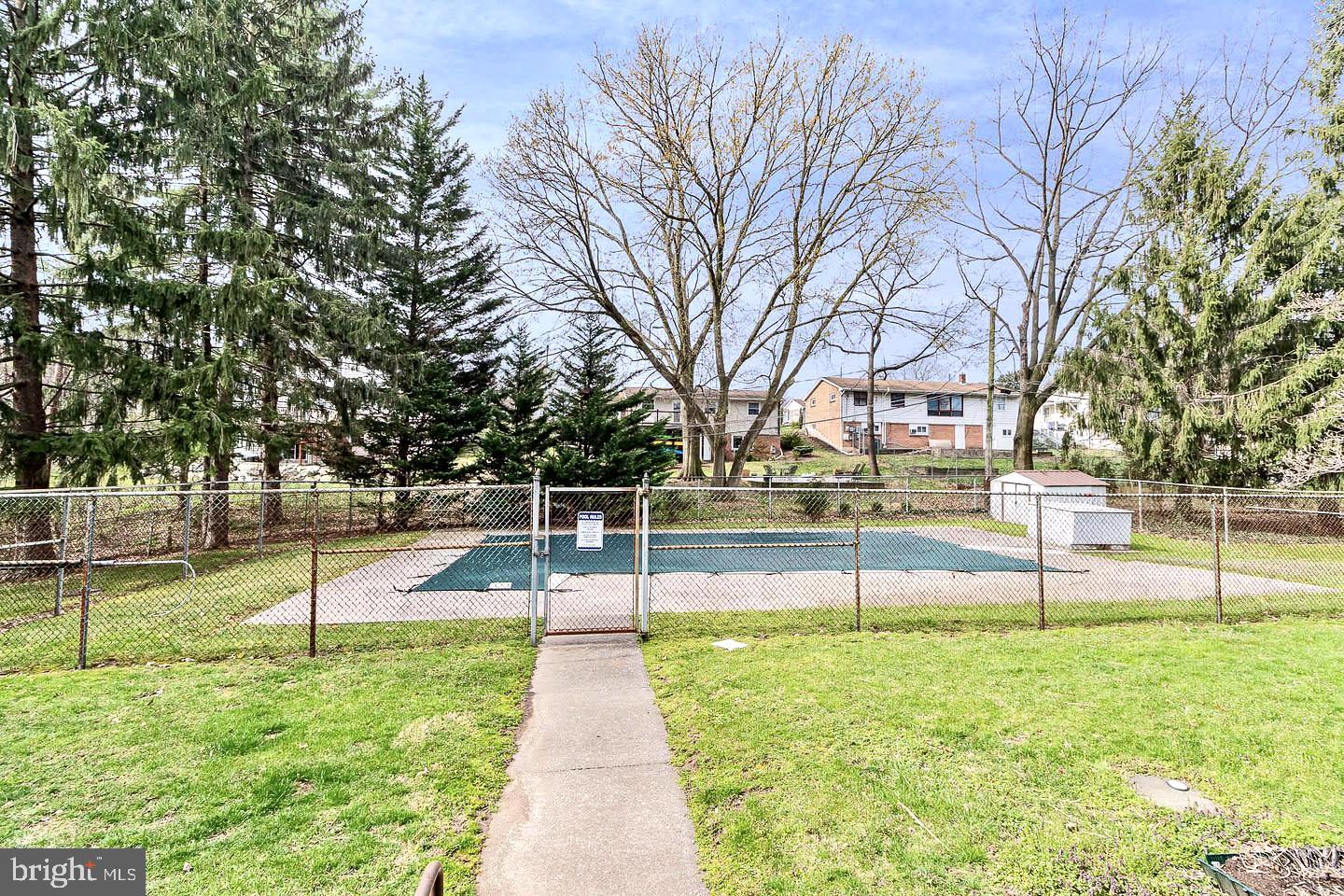 LONG MEADOWS - Residential